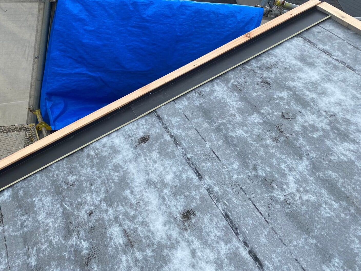 屋根カバー工事