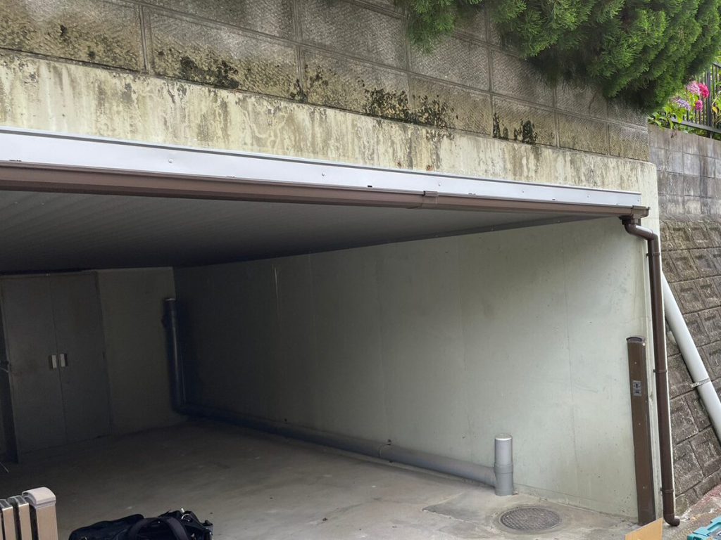 王寺町　T様邸　掘り込みガレージ屋根取り付け工事
