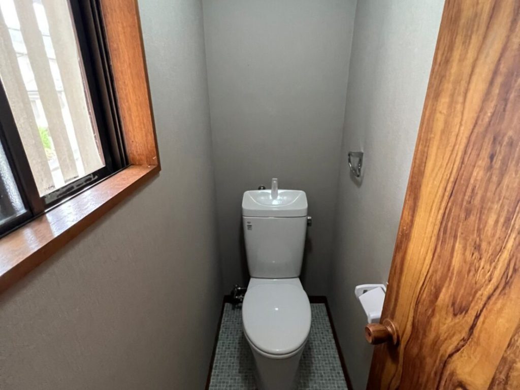 R5.5/30　平群町　Y様邸　縁側解体及びトイレ交換工事　