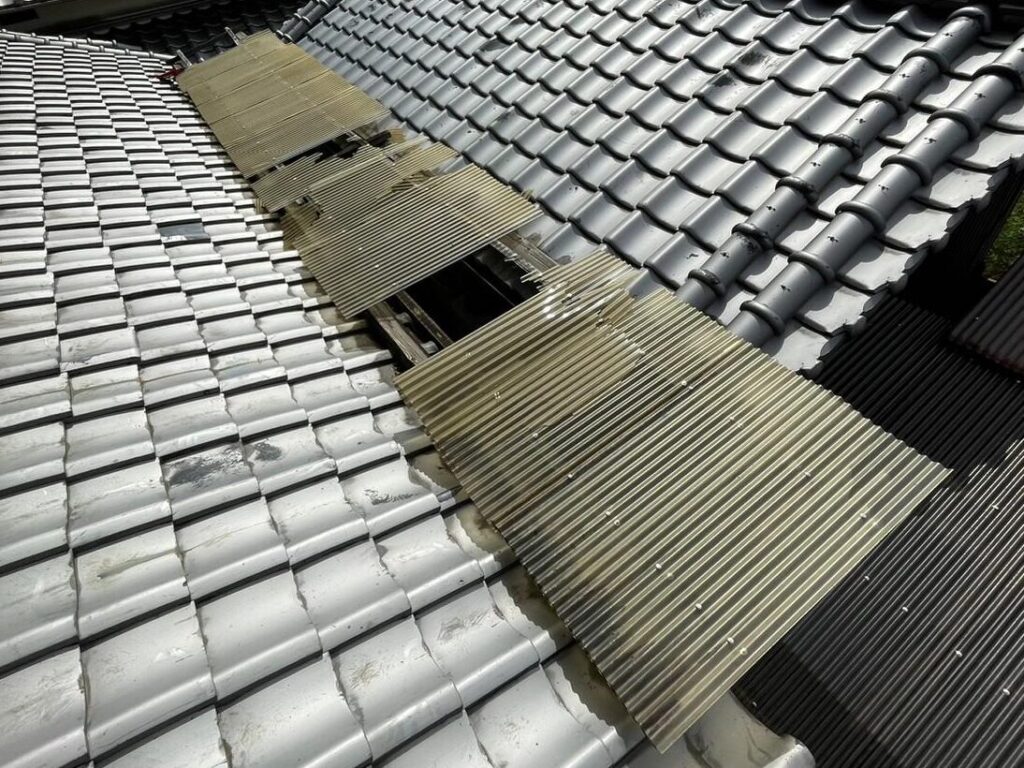 R5.10/5 天理市 K様邸 ポリカ波板張り替え工事