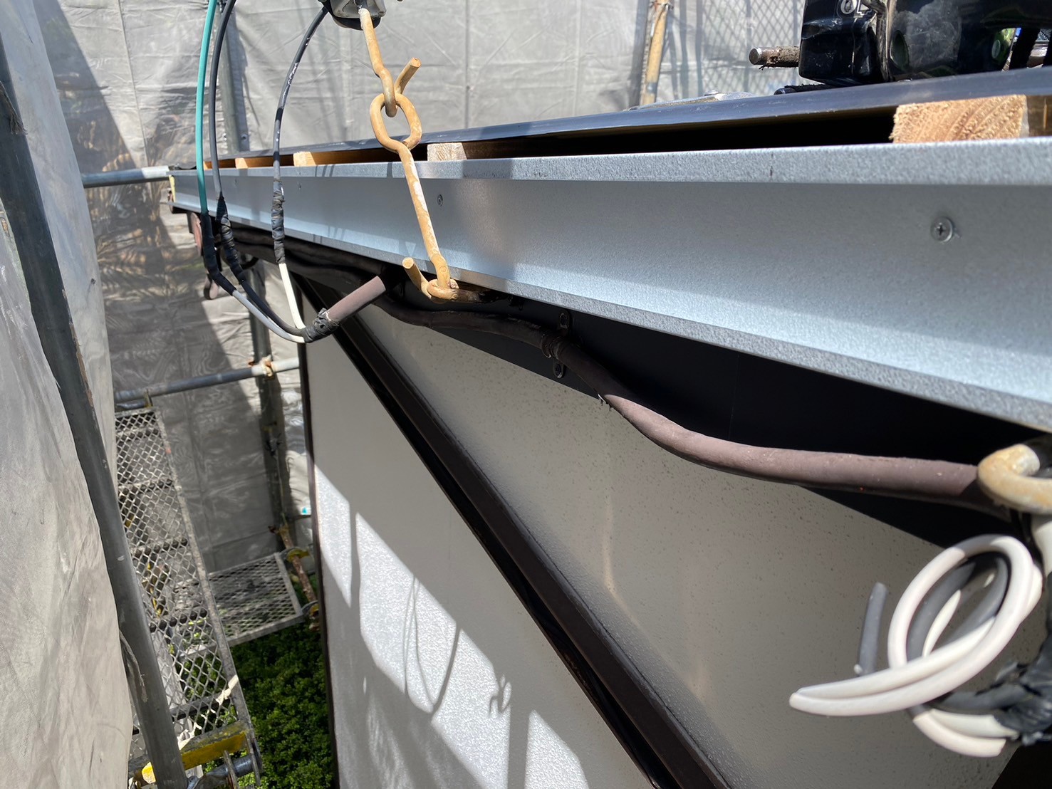 屋根波板カバー工事