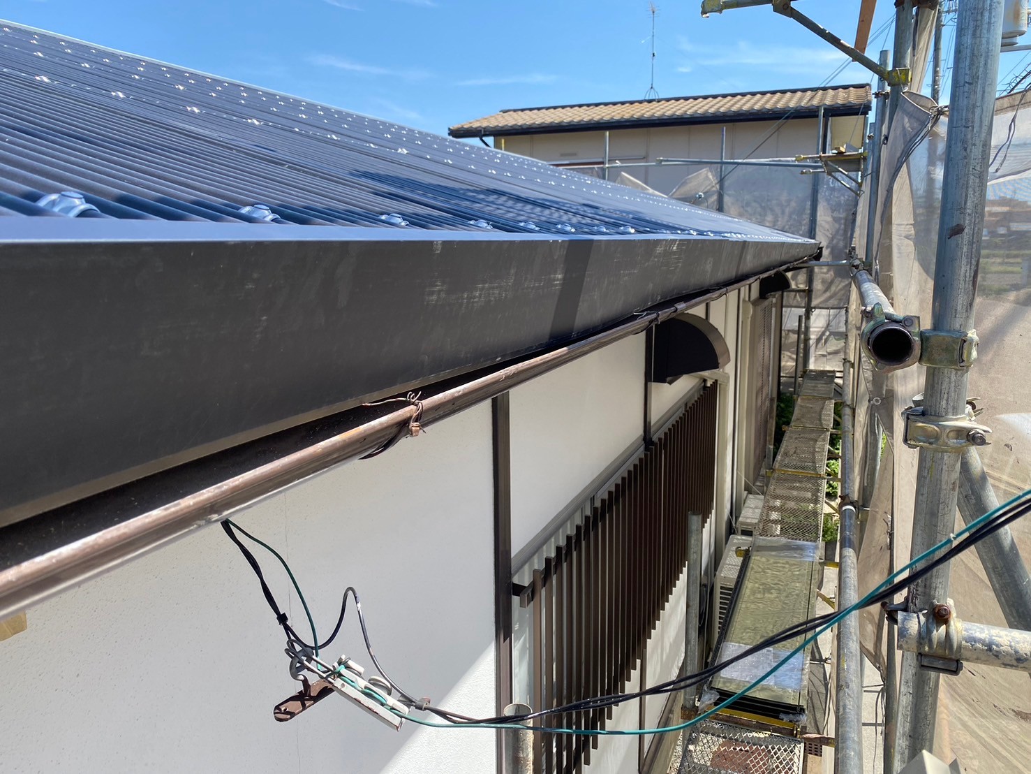 屋根波板カバー工事