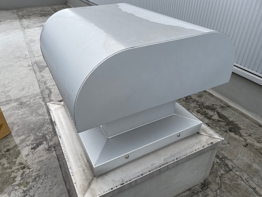 R6.2/26　伊賀市　株式会社　富士工業所様　排気シャッター取り付け工事