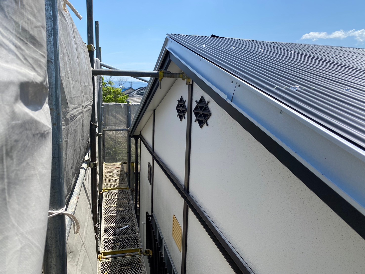 屋根波板カバー工事