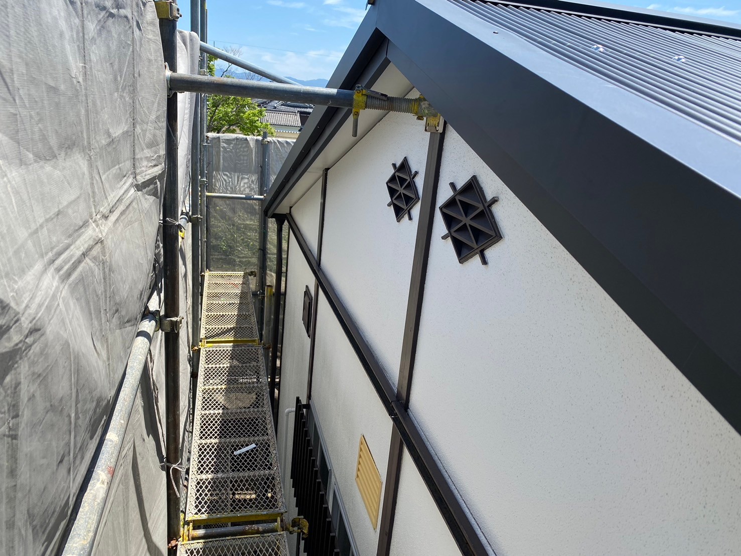 屋根波板カバー工事