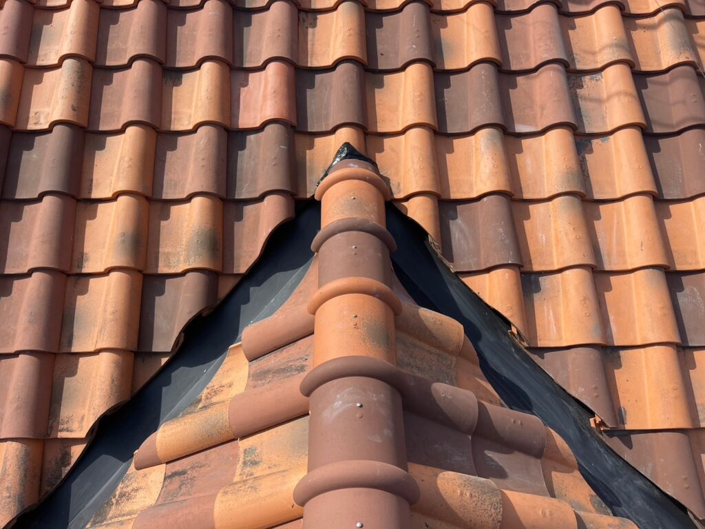 R6.7/22～7/23　香芝市　D様邸　雨漏り修理工事：屋根修理