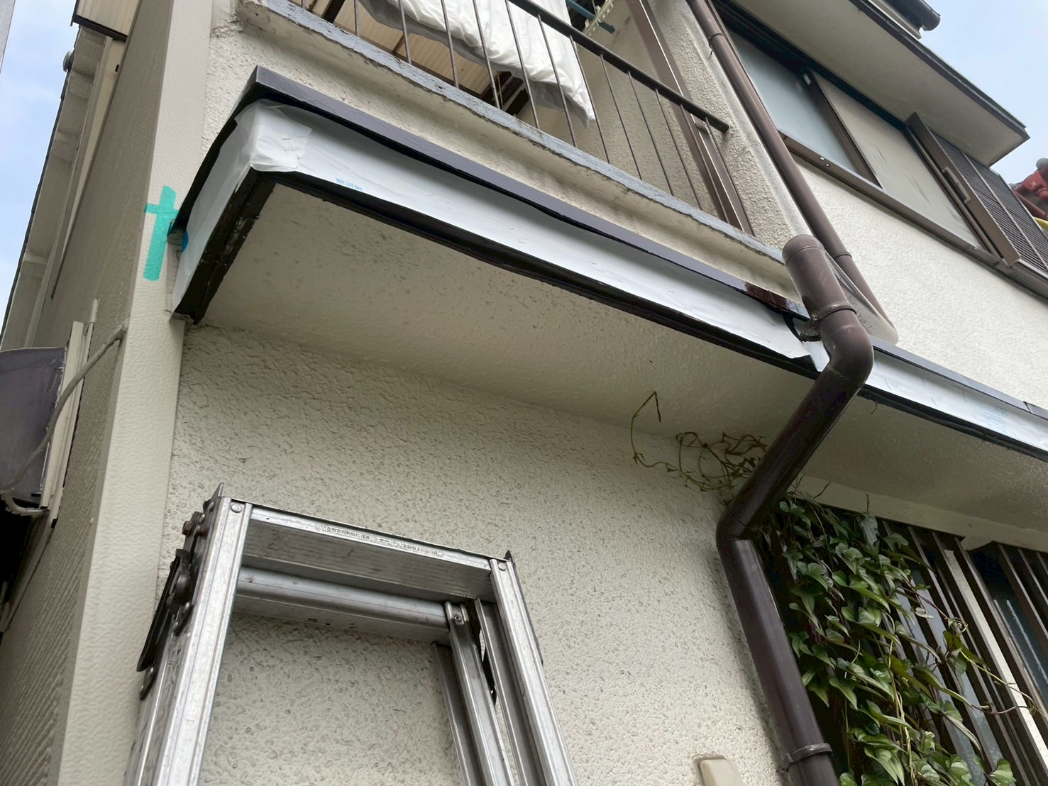 R7.5/20~5/21 堺市 K様邸 庇・その他板金工事| 大阪・奈良・京都・関西エリアの雨漏り工事なら「森建築板金工業」にお任せ！