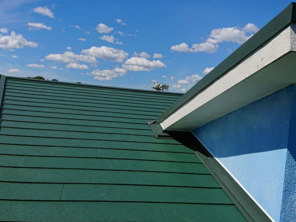 三木市　三木ロイヤルテニスクラブ様　屋根カバー工事