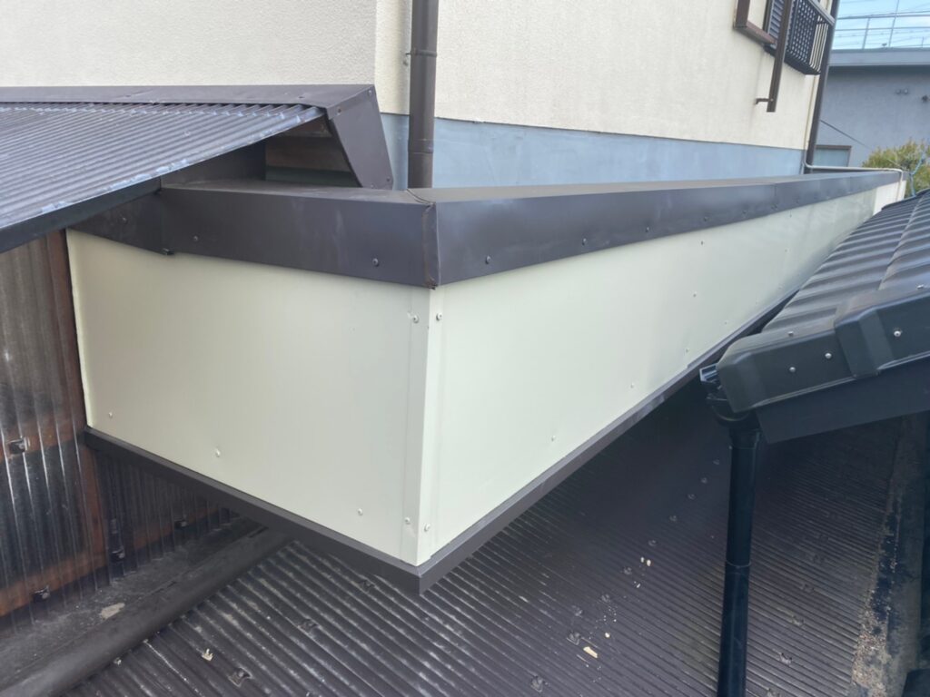 四條畷市　N様邸　裏面幕板下地及び板金張り工事