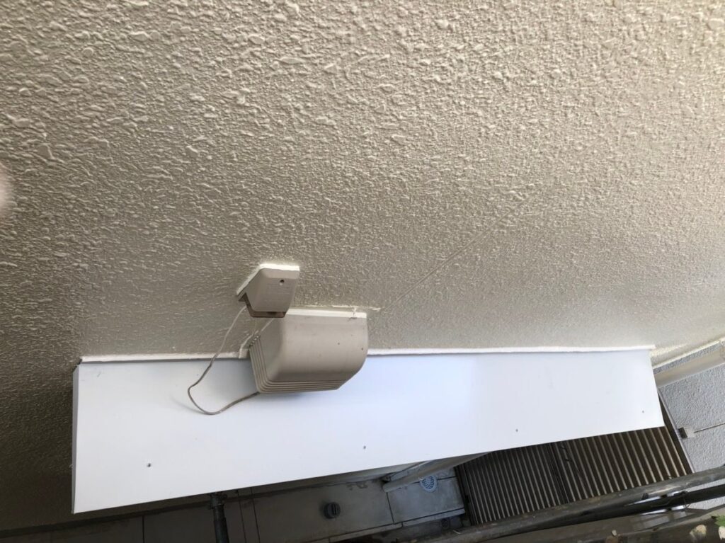 大和郡山市H様邸　外壁一面塗装・庇板金工事