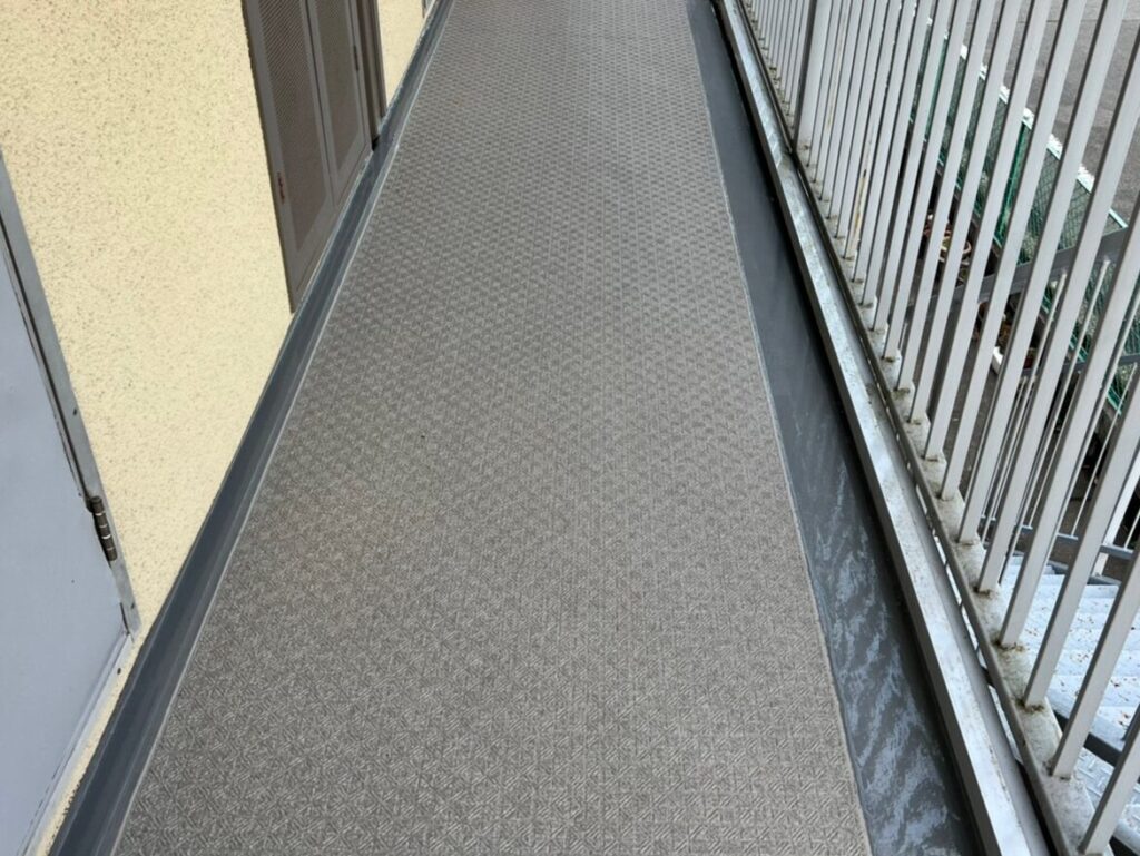 奈良市　済美ハイツ　ベランダ防水及び補強工事、廊下防水及び長尺シート工事