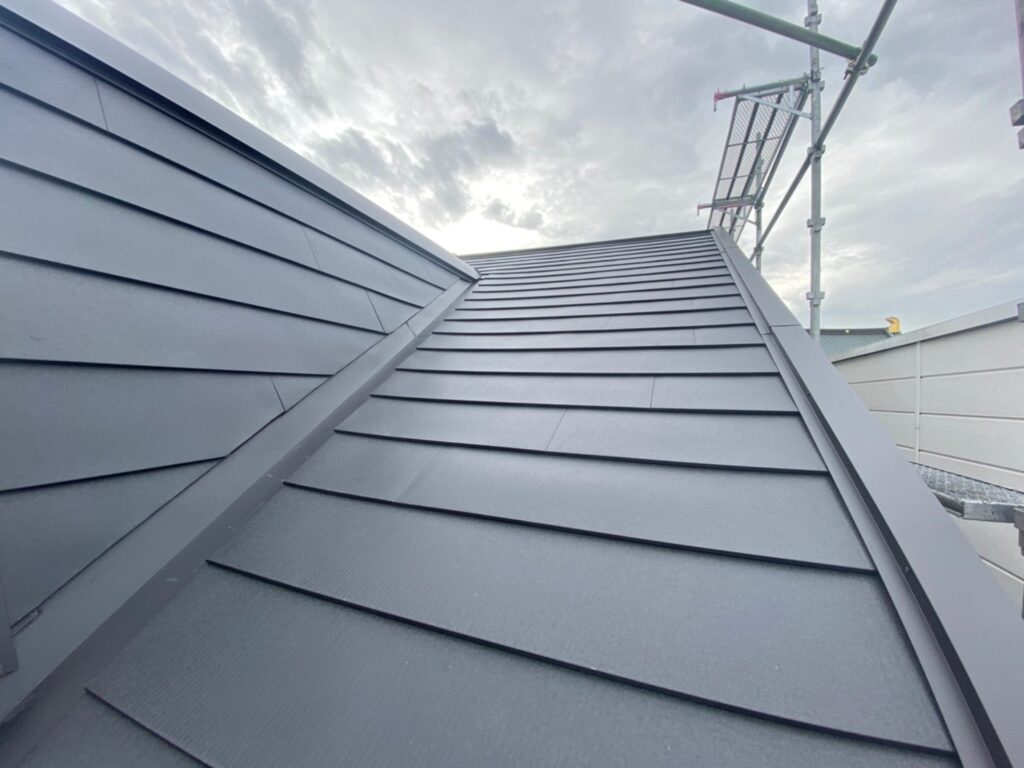 大阪市　I様邸　MFシルキーカバー工事、窓上板金工事