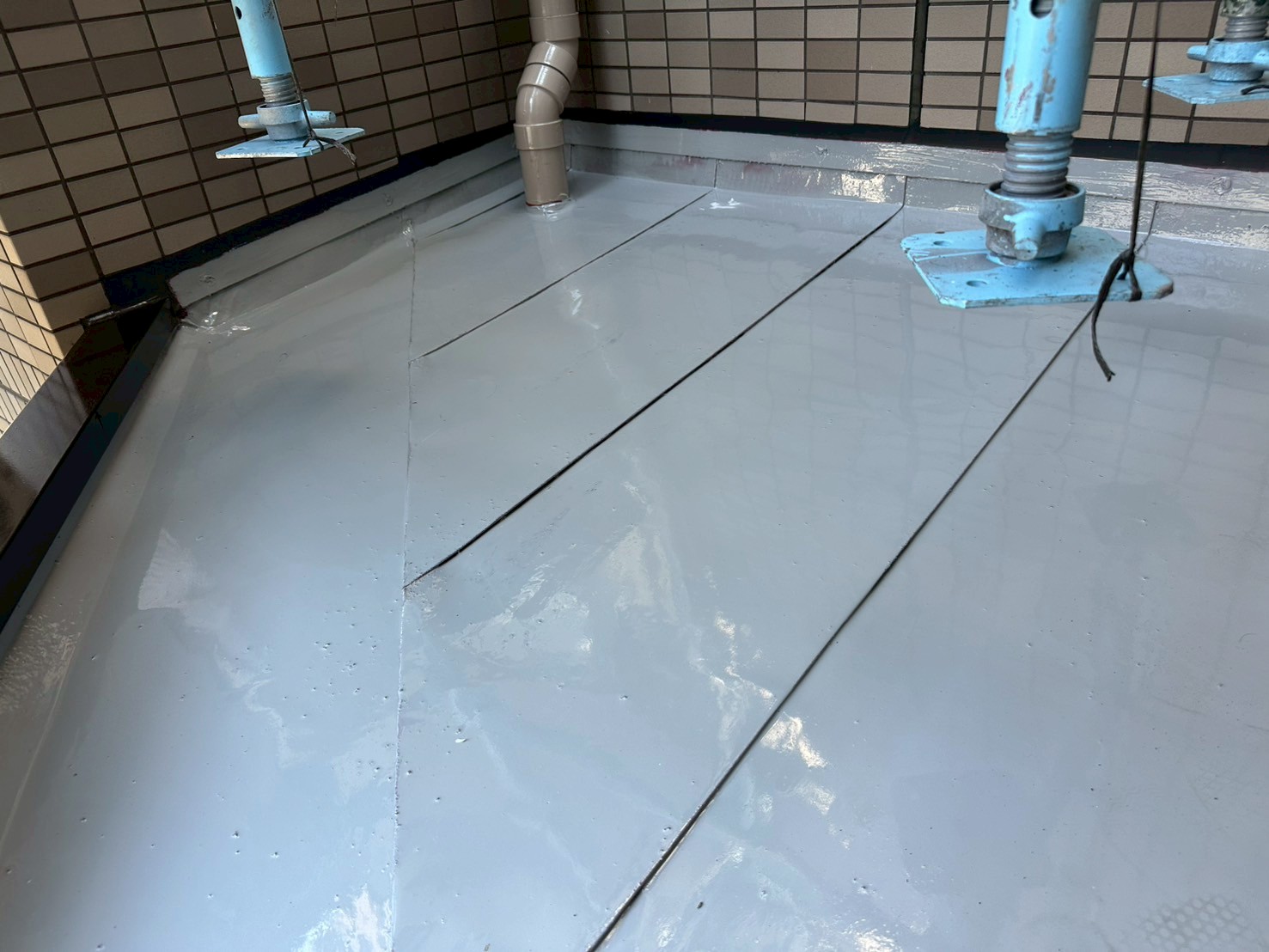 防水工事（エントランス上庇）