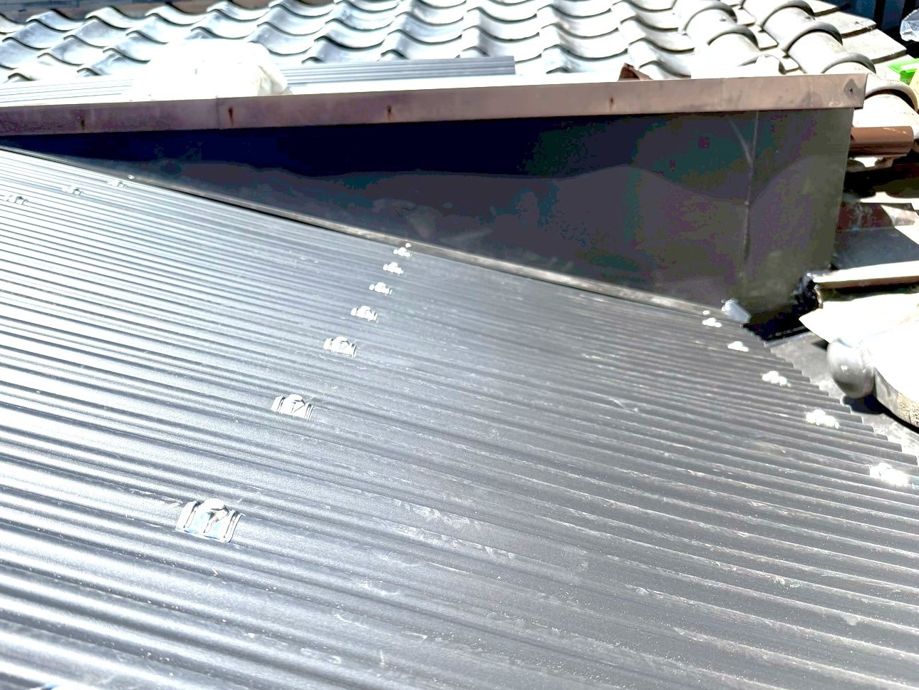 屋根カバー工事