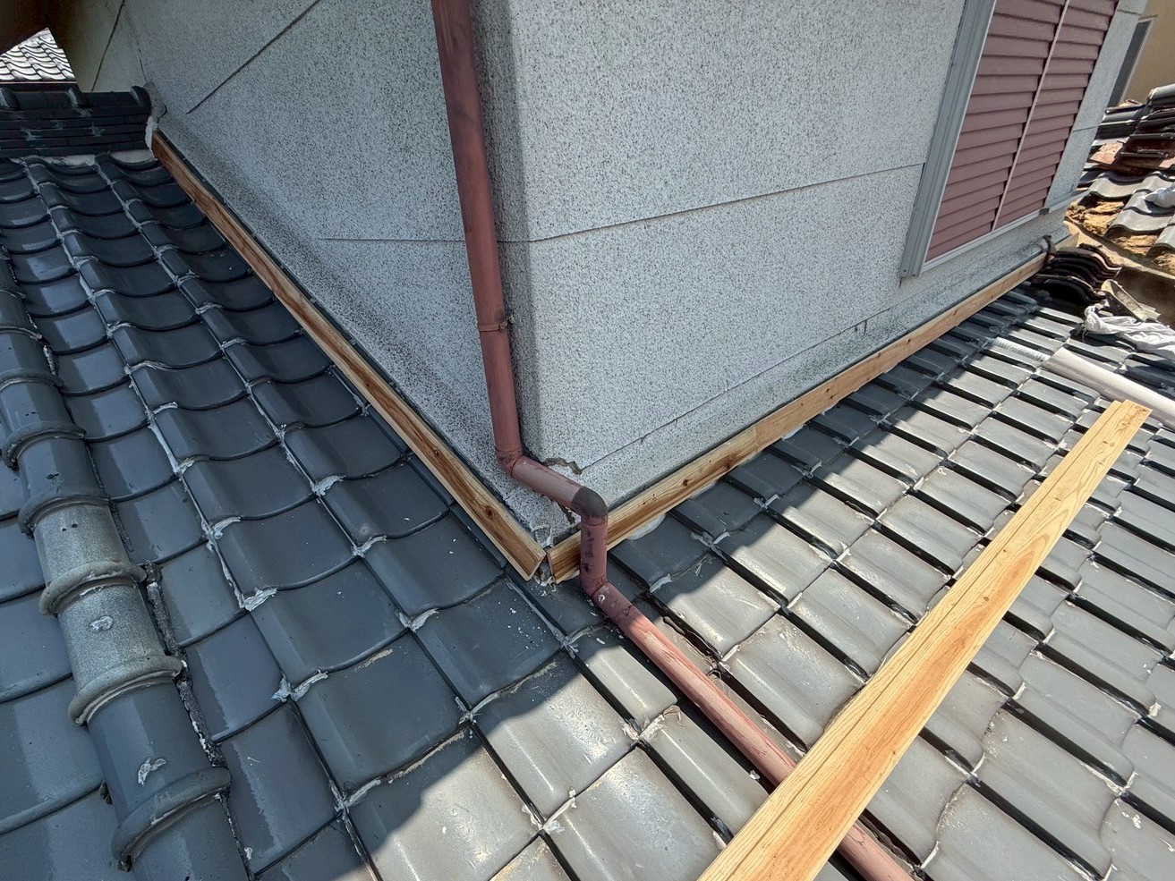 壁際板金カバー工事