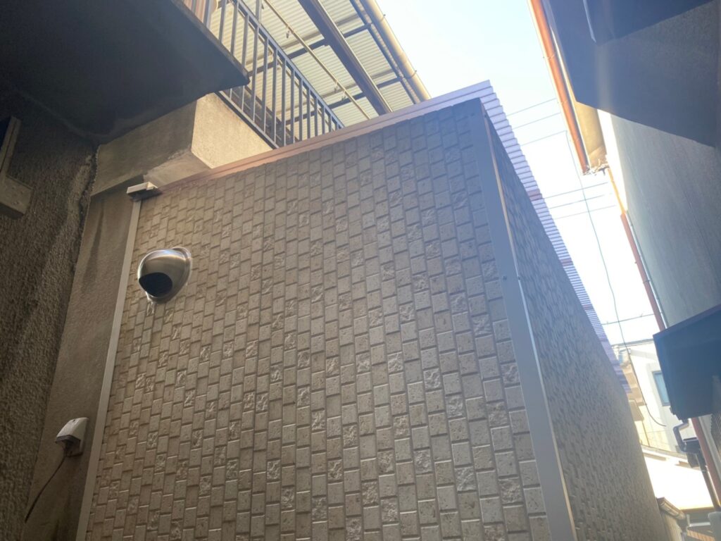 枚方市　O様邸　壁・屋根・床工事、ベランダウレタン防水工事、外構工事、室内工事