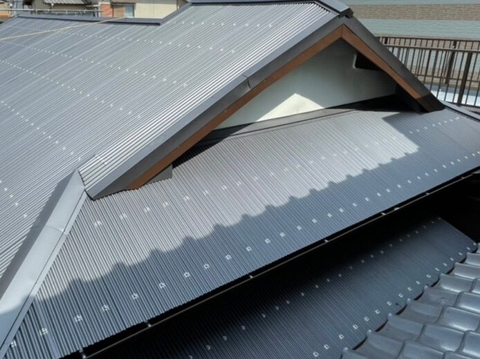 天理市　I様邸　屋根葺き替え、雨とい工事