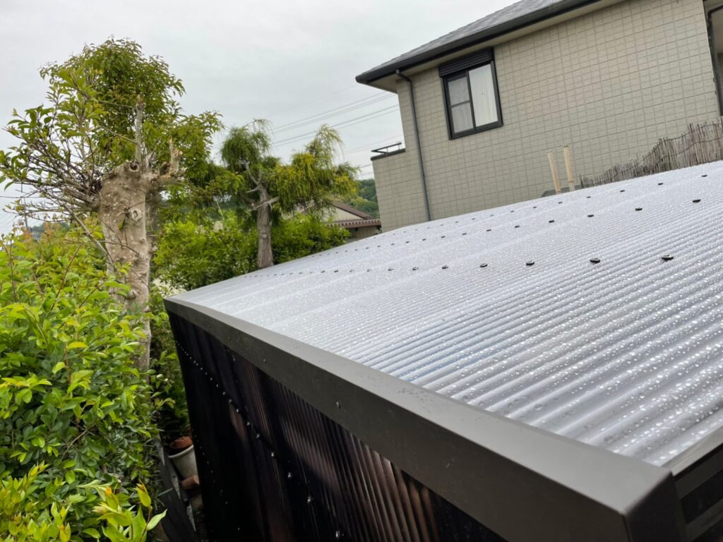四條畷市　N様邸　ポリカ張替え工事、ケラバ工事