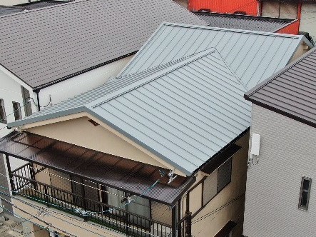 大東市　A様邸　外部改修工事（屋根たてひら葺き）