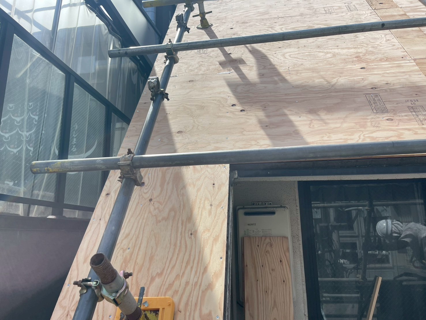 屋根工事(タイル部分)