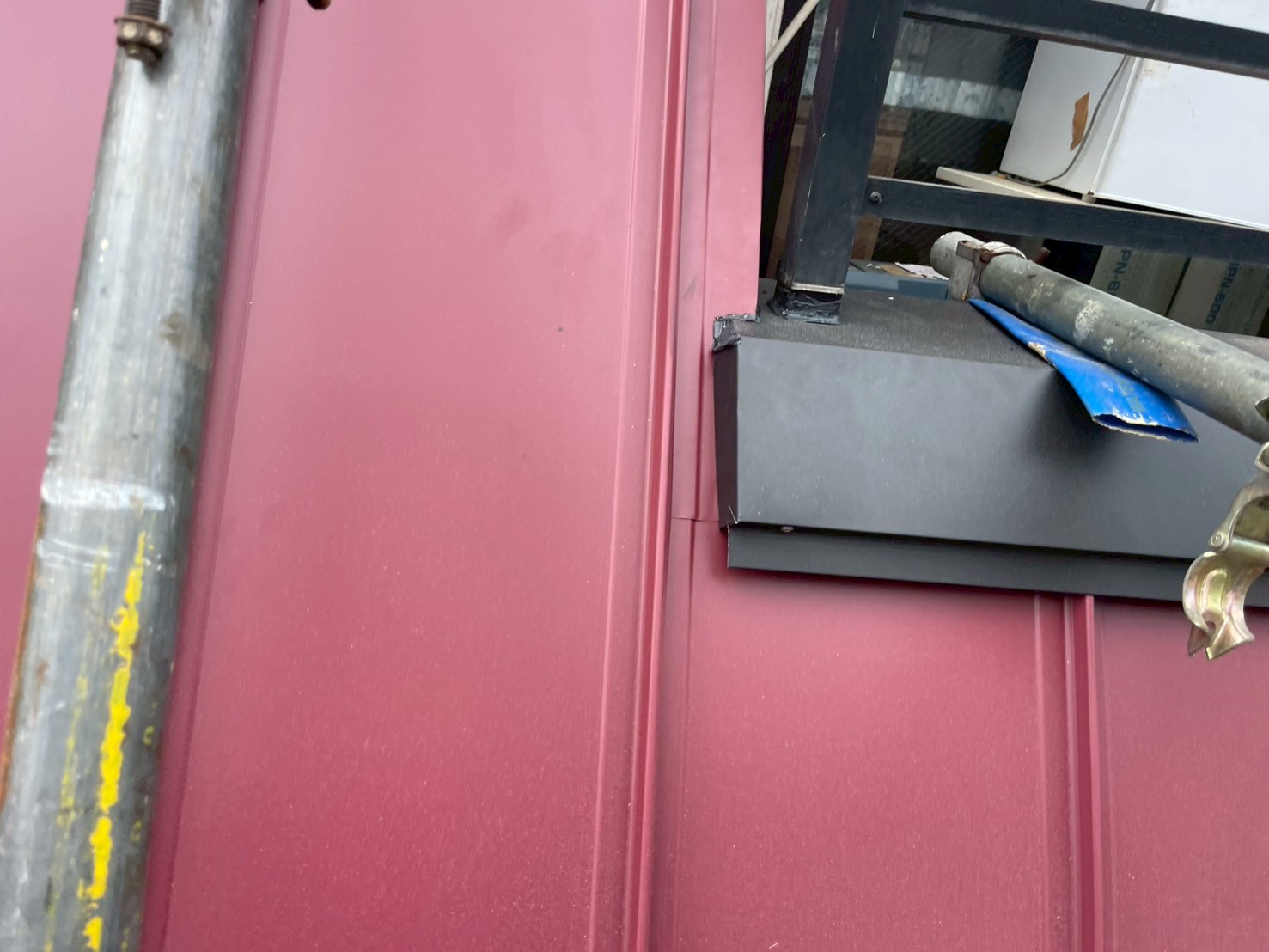 屋根工事(タイル部分)