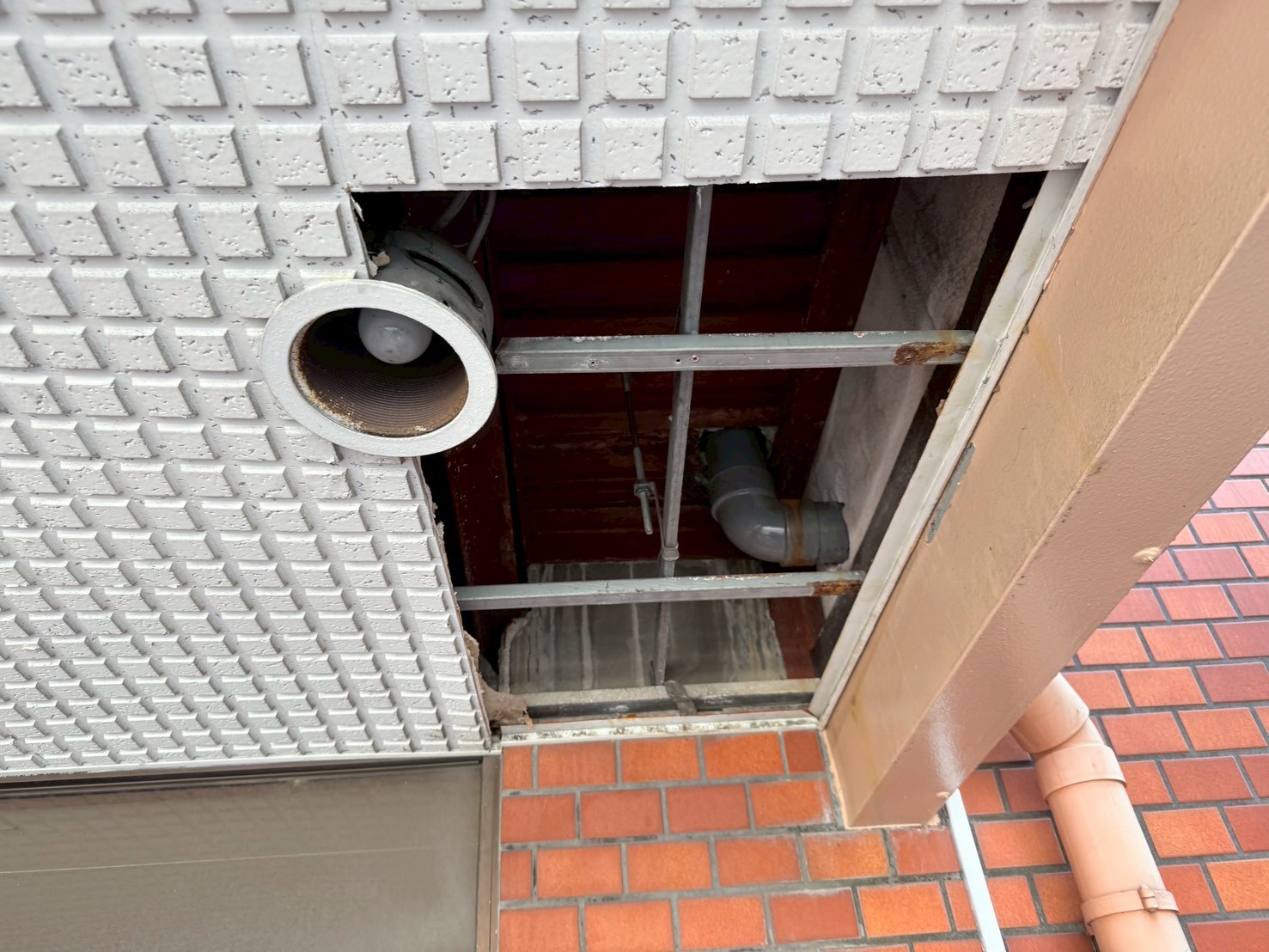 玄関部分天井補修工事