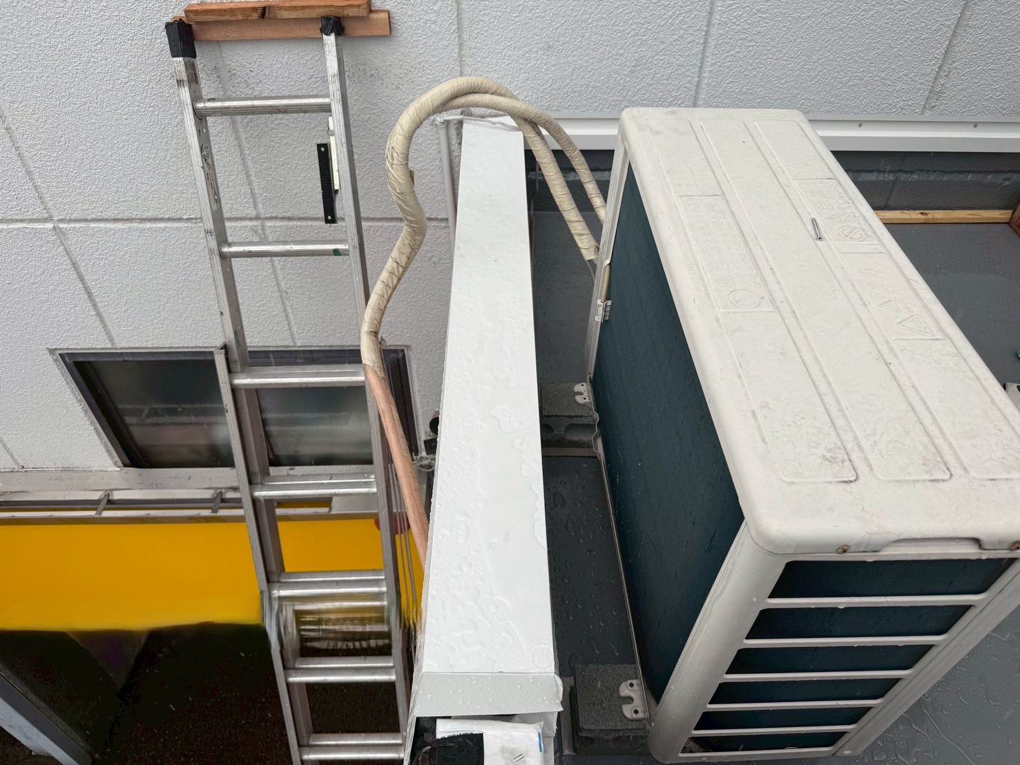 看板裏板金工事