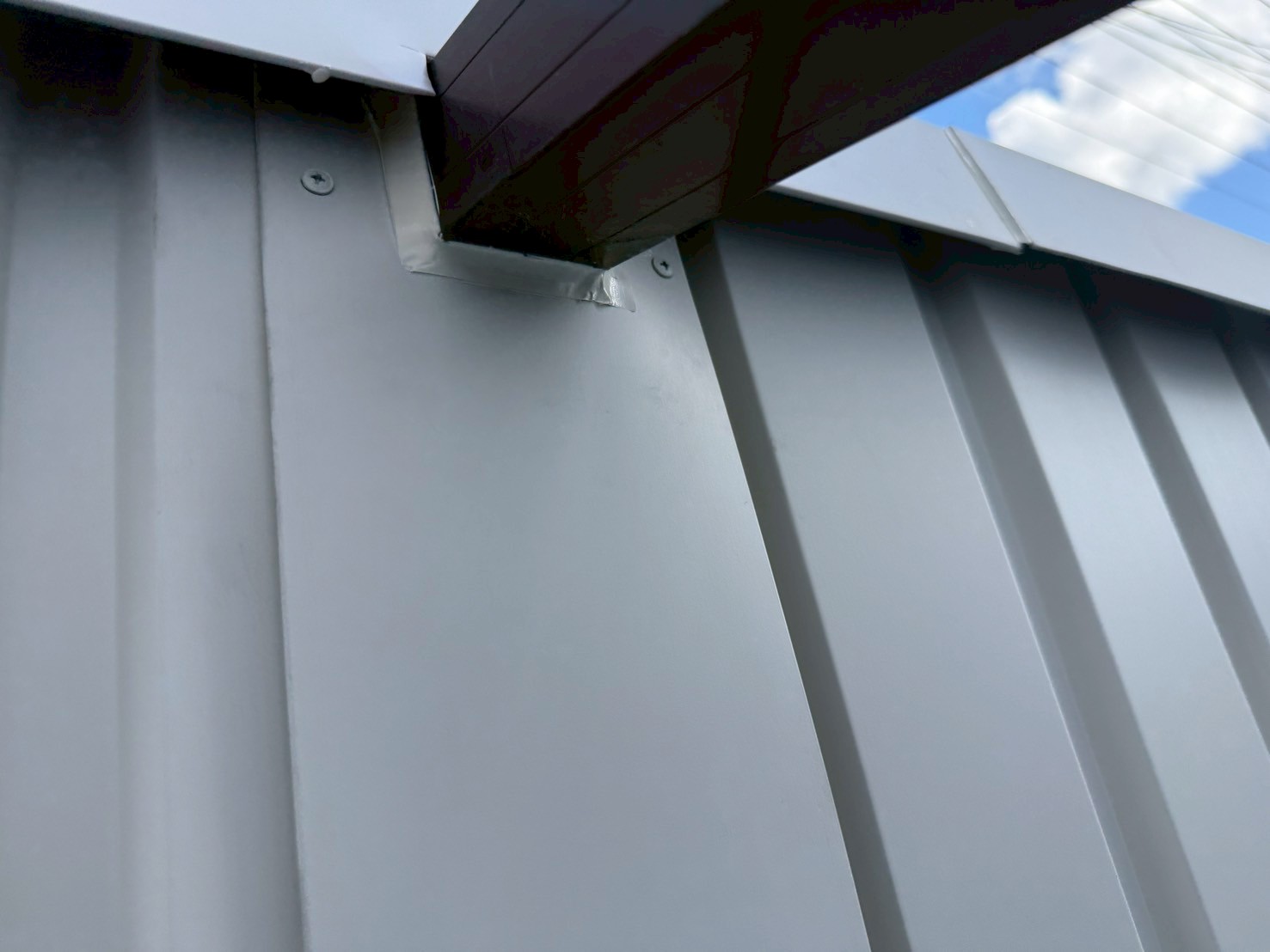 看板裏板金工事