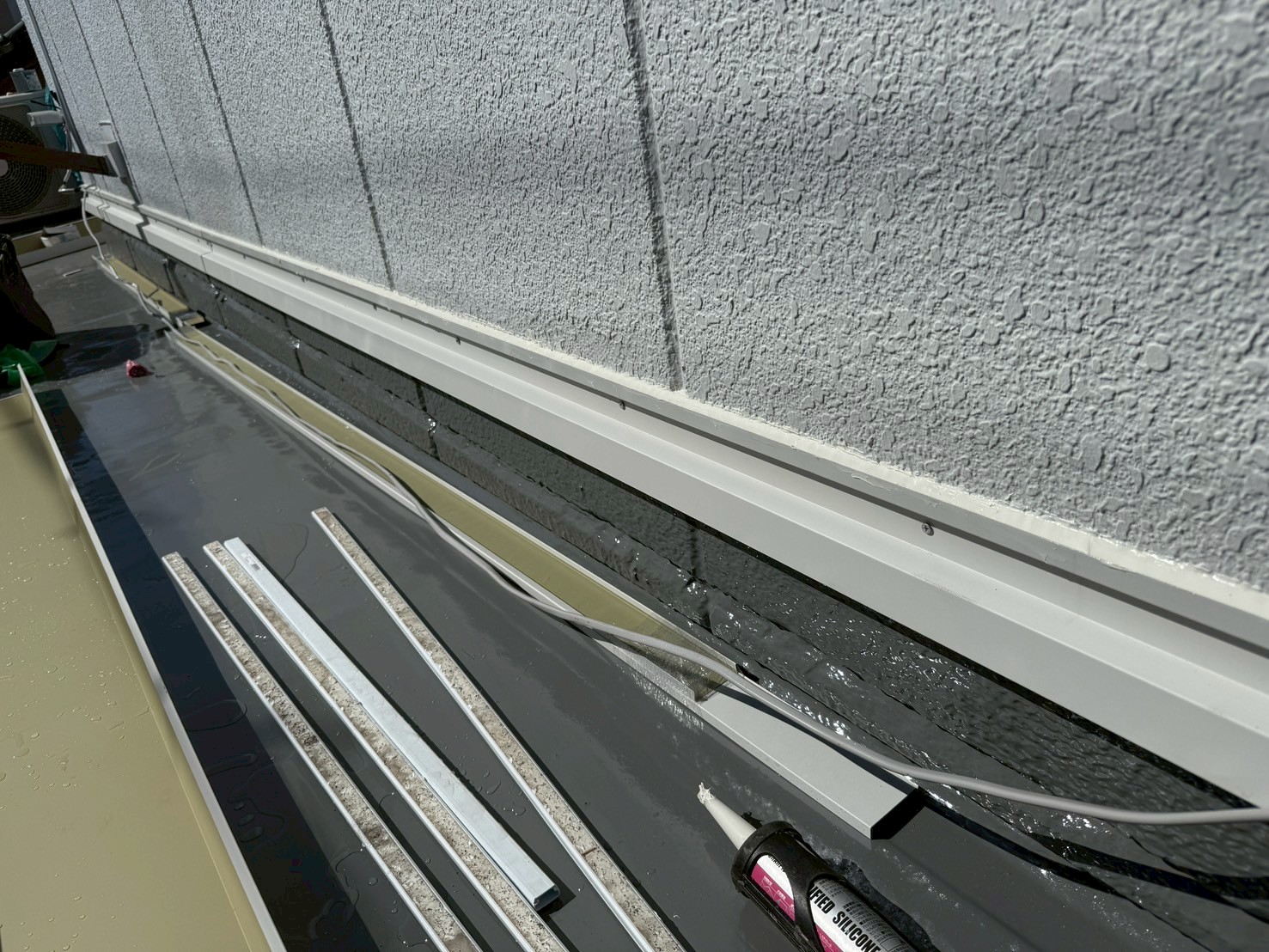 看板裏板金工事