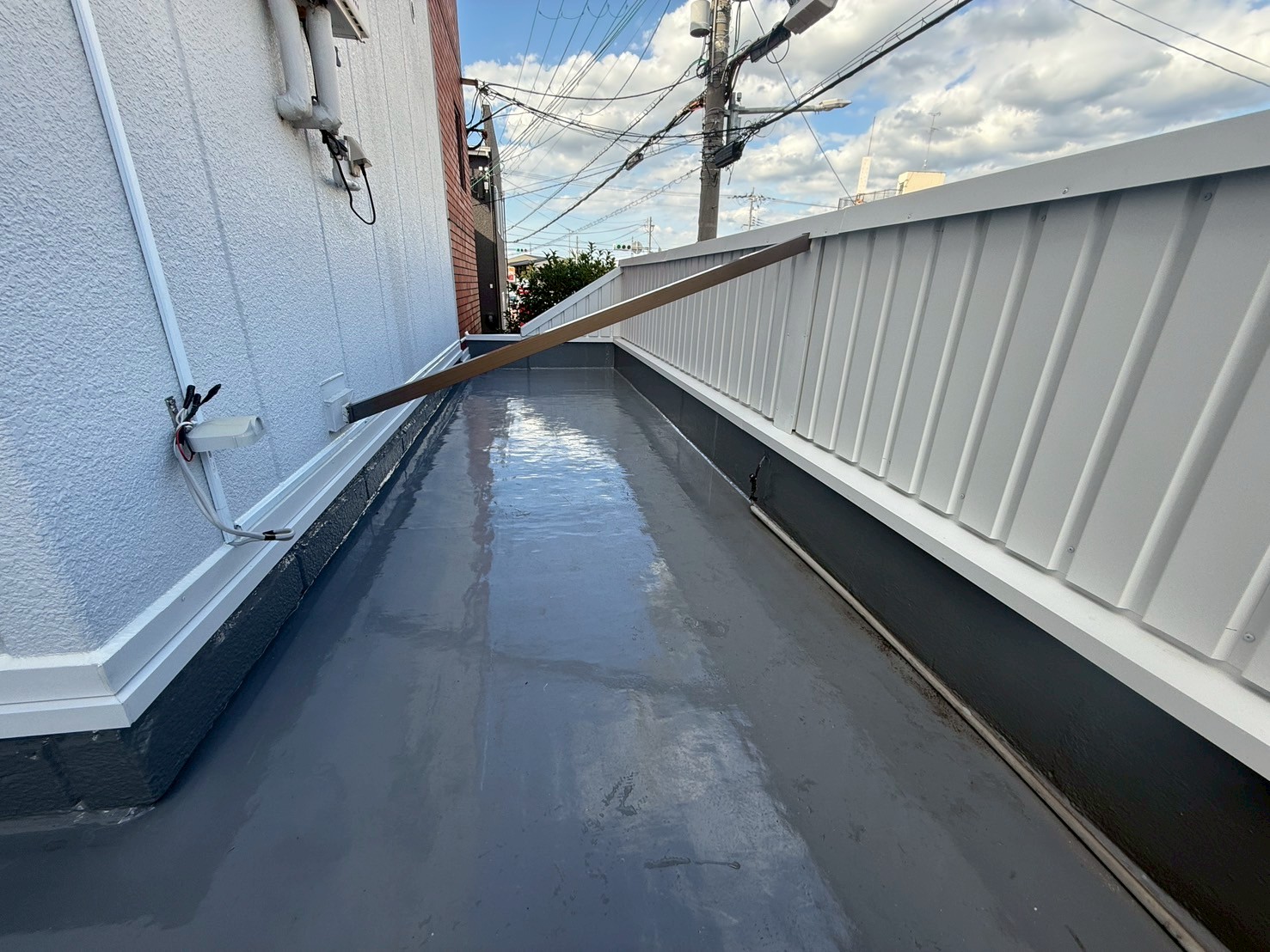 看板裏板金工事