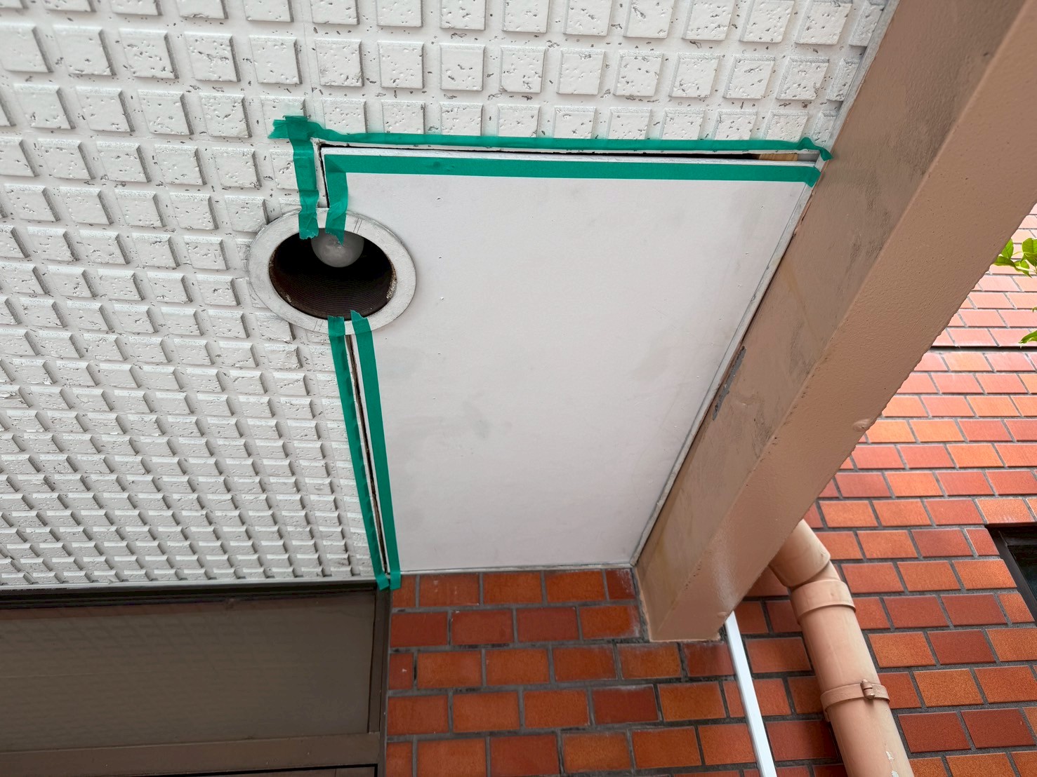 玄関部分天井補修工事