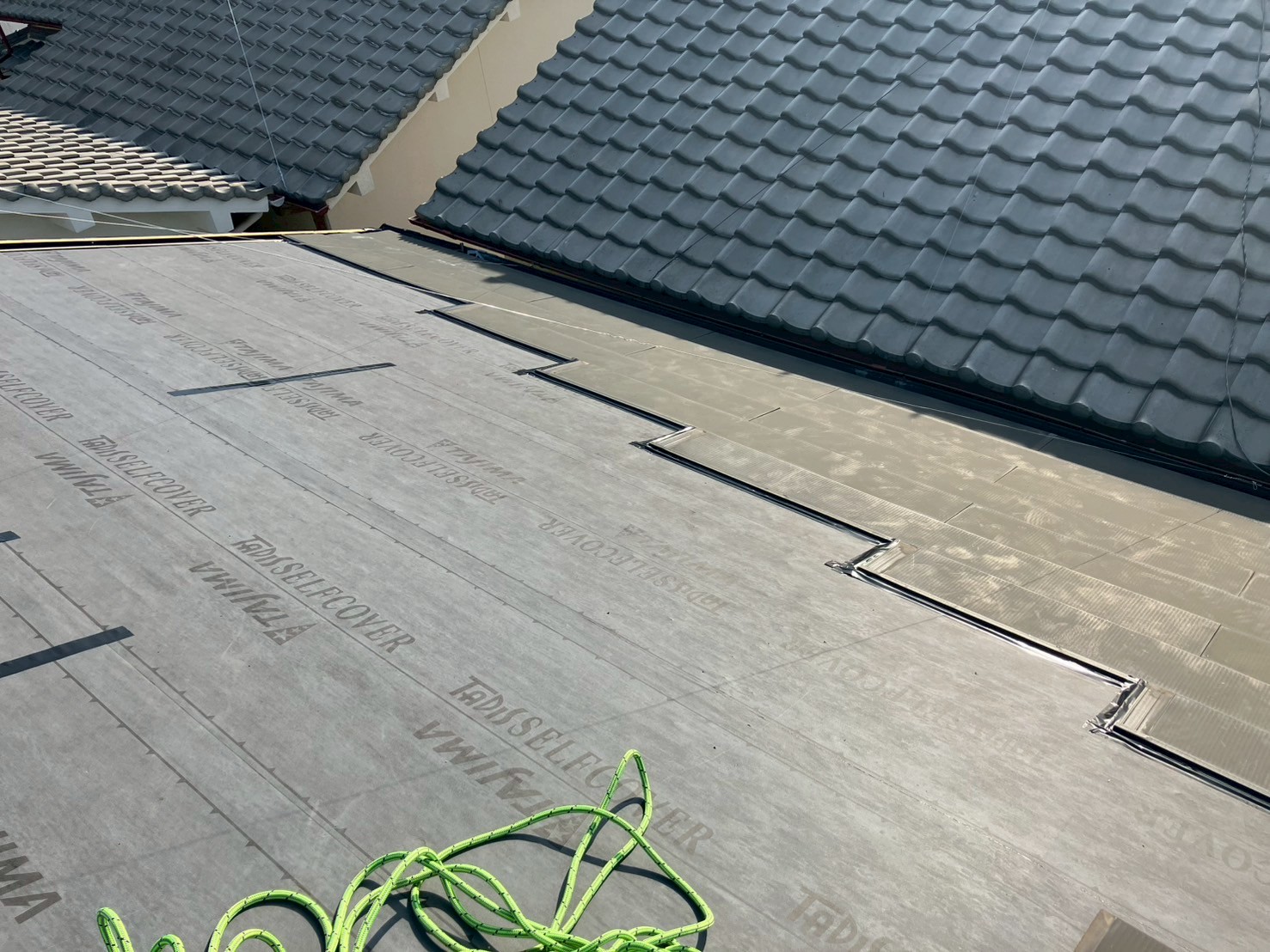 屋根葺き直し工事