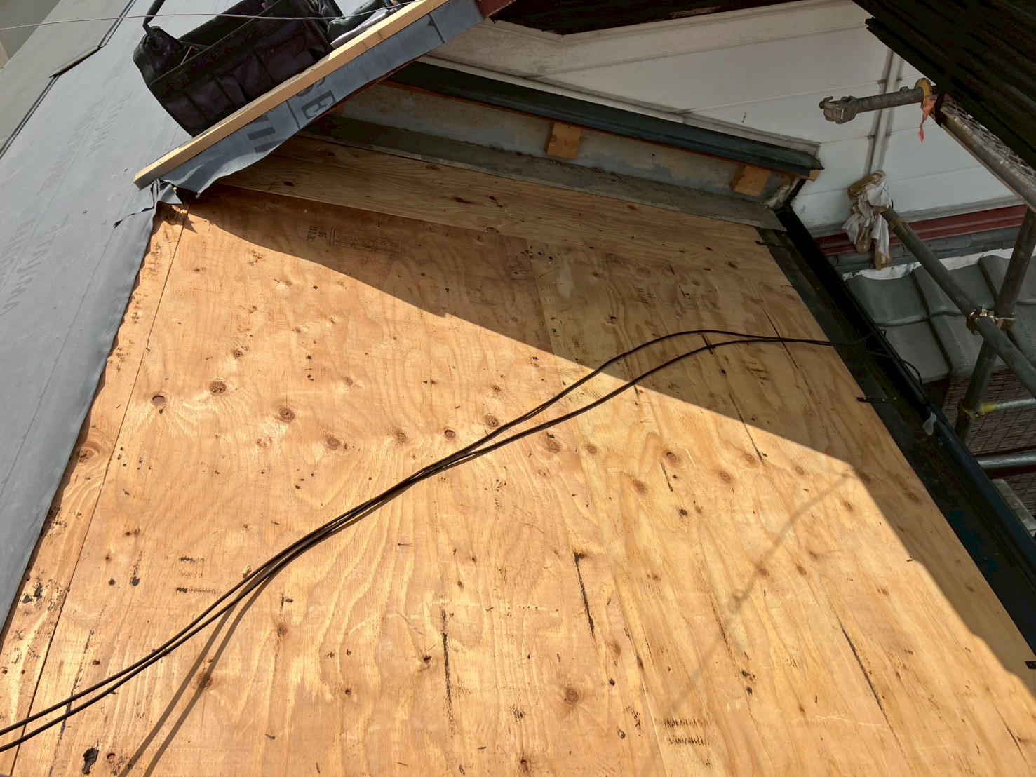 屋根葺き替え工事