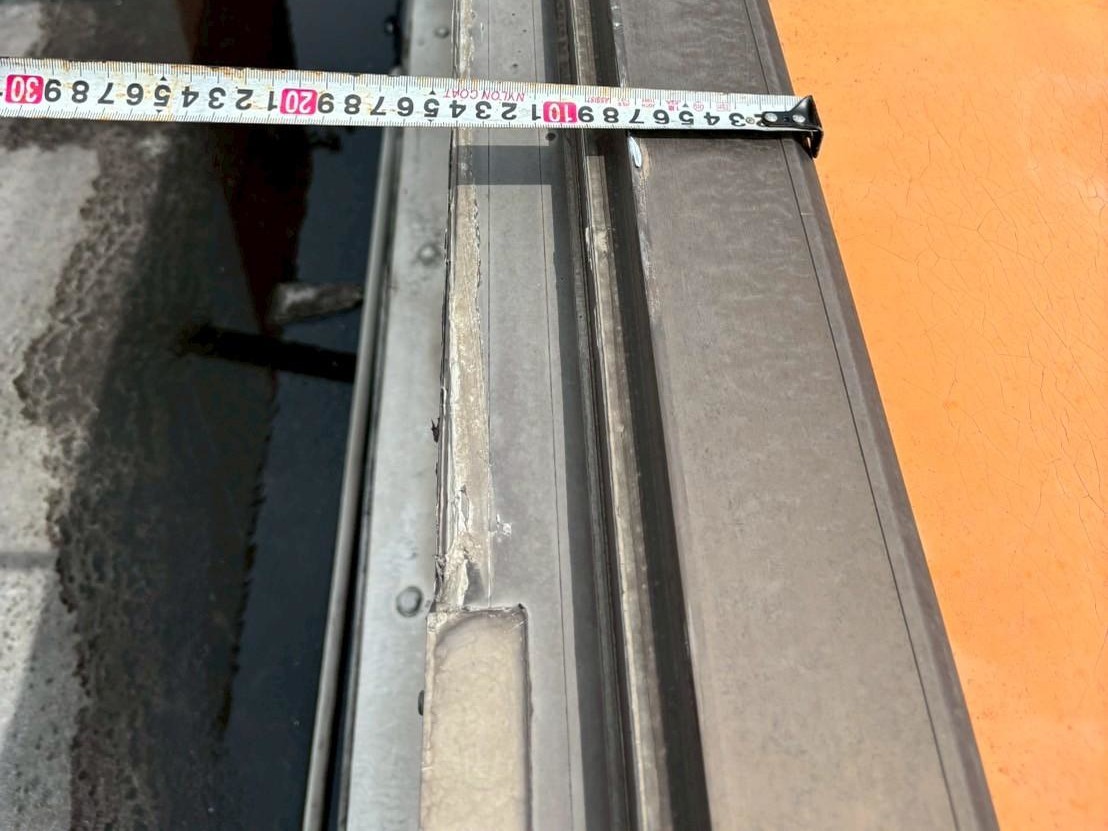 看板裏板金工事