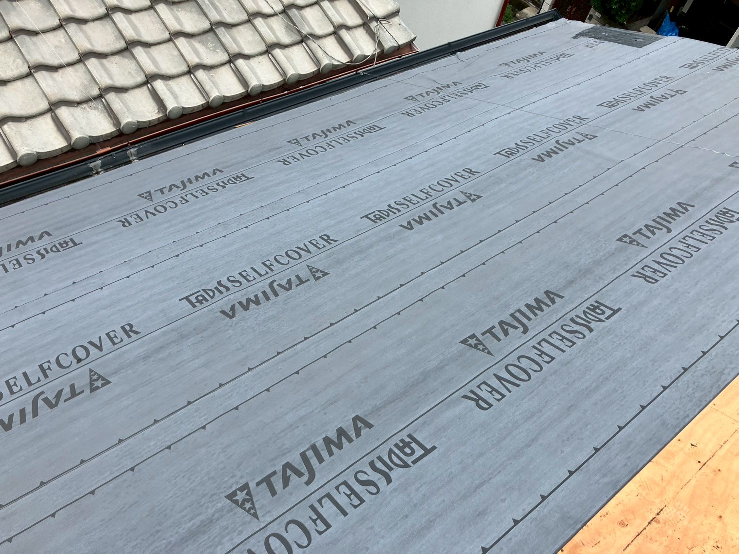 屋根葺き直し工事