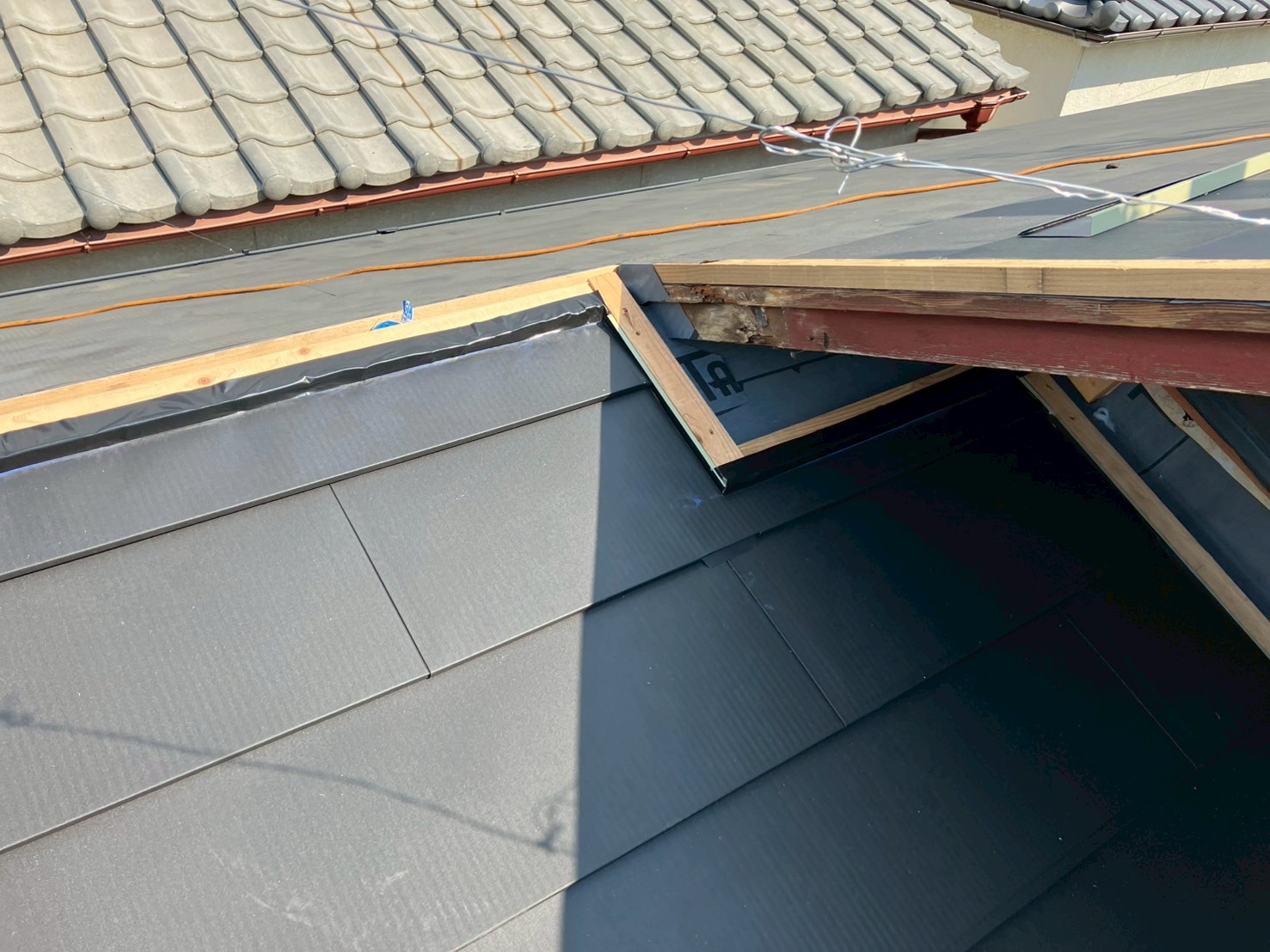 屋根葺き替え工事