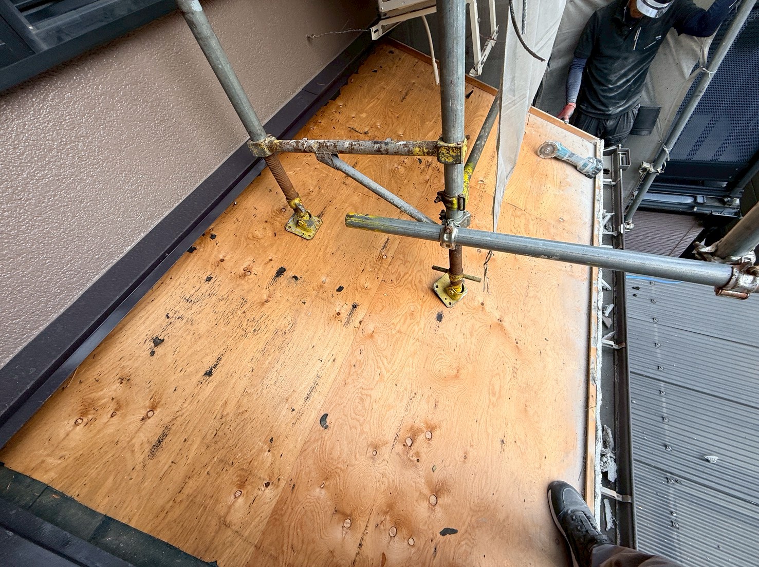 屋根葺き替え工事