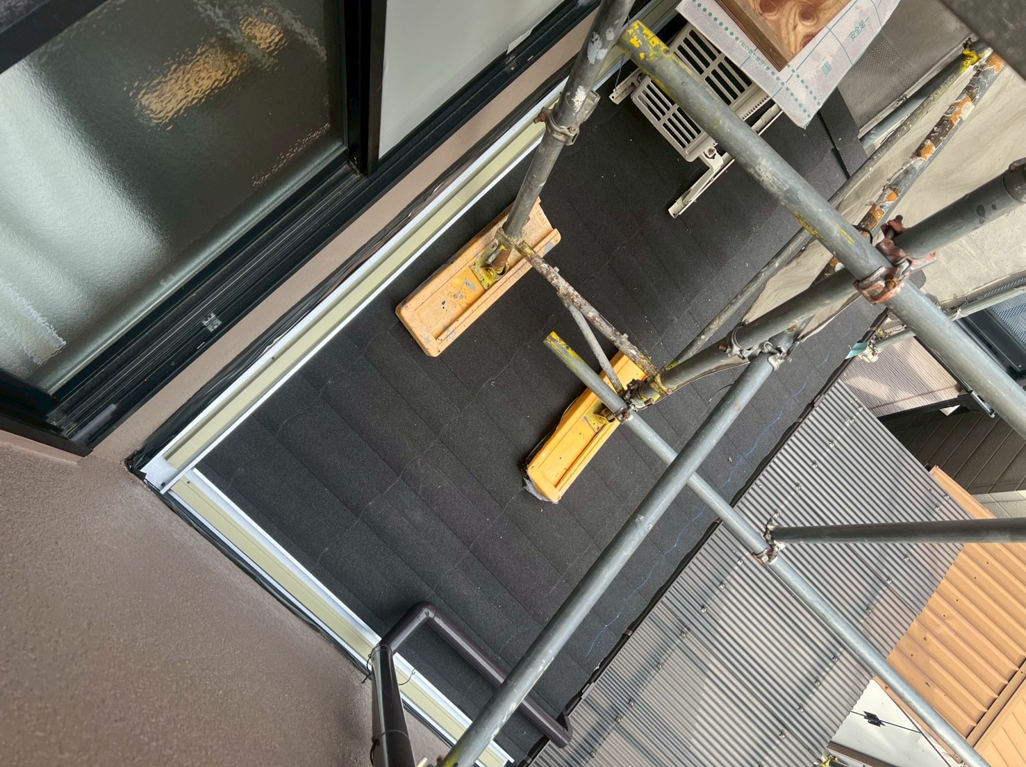 屋根葺き替え工事