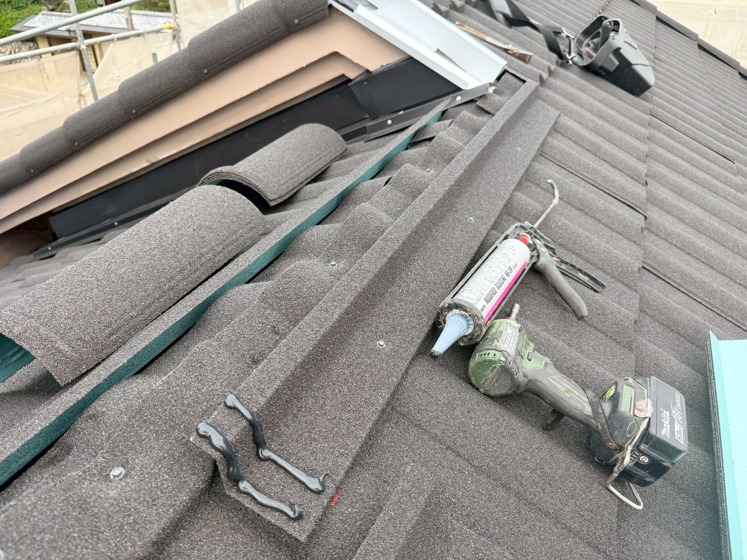 屋根葺き替え工事