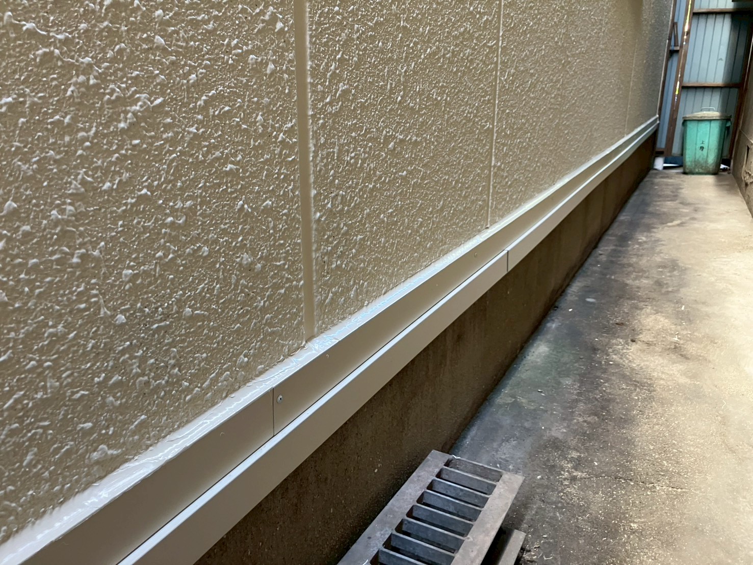 基礎部分土台水切り工事