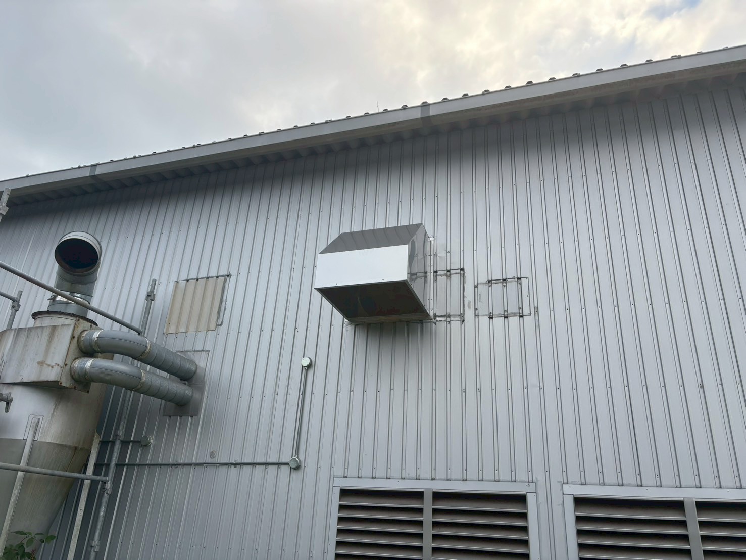 R7.10/16~10/21 奈良市 K様 換気扇取り付け工事