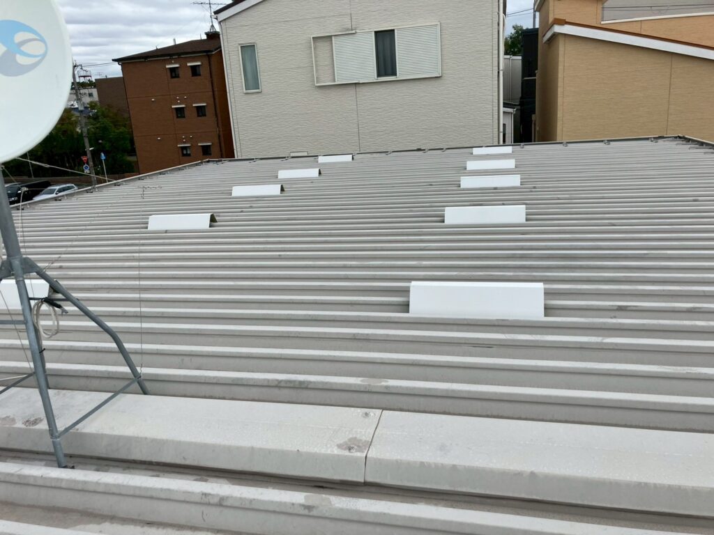 R7.10/16　豊中市　M様　換気口部分板金取り付け工事