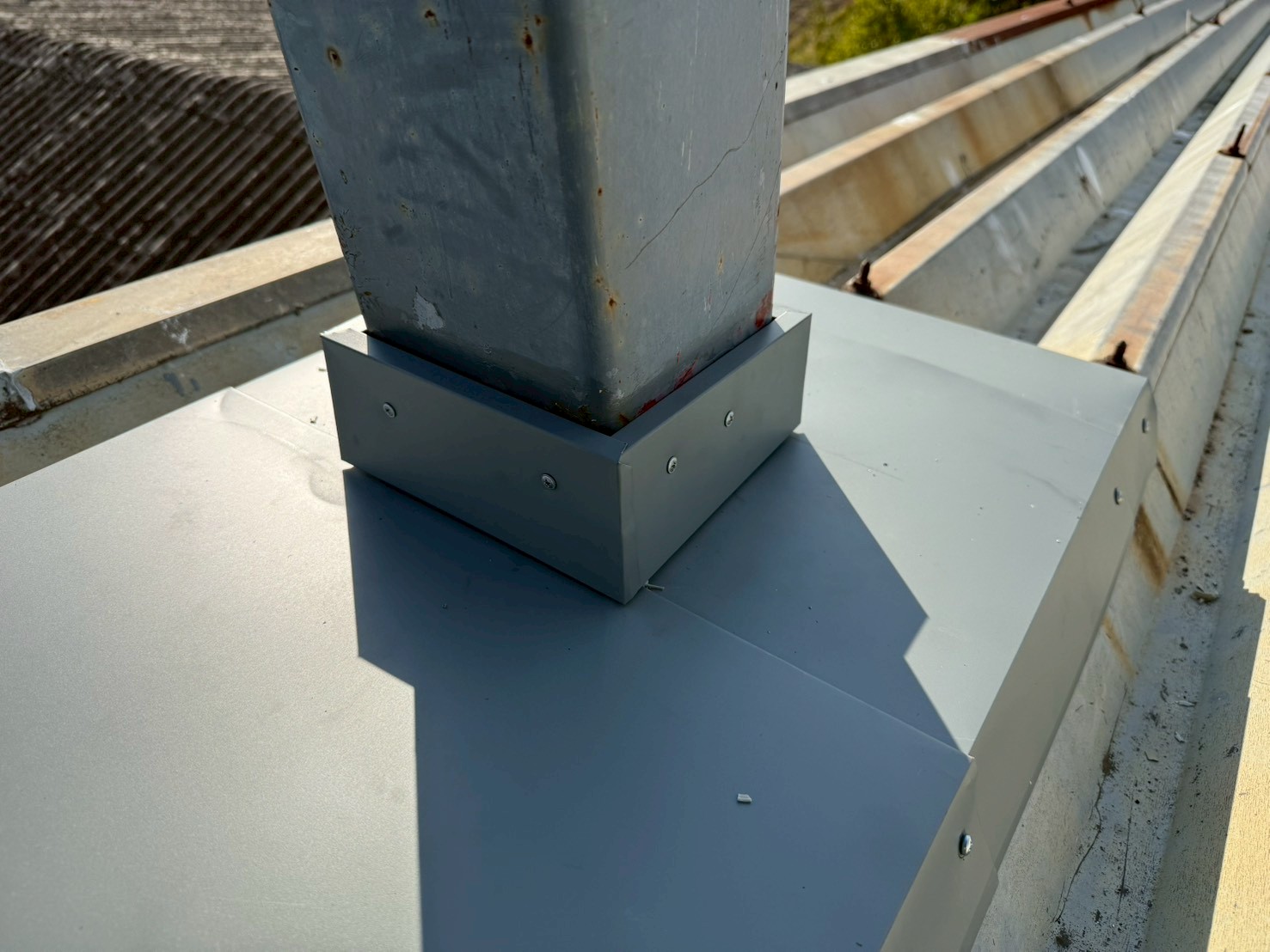 看板柱廻り板金工事