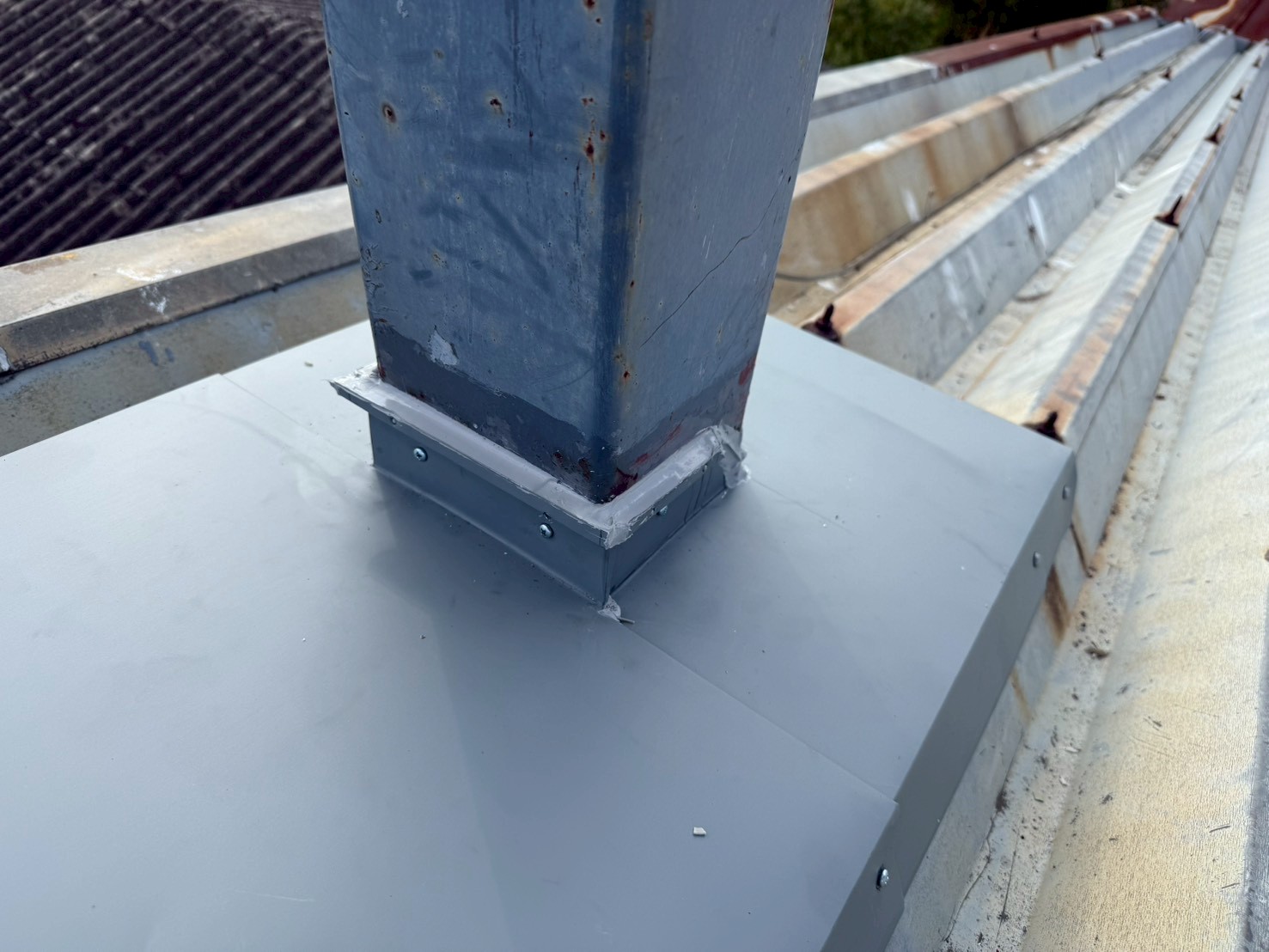 看板柱廻り板金工事