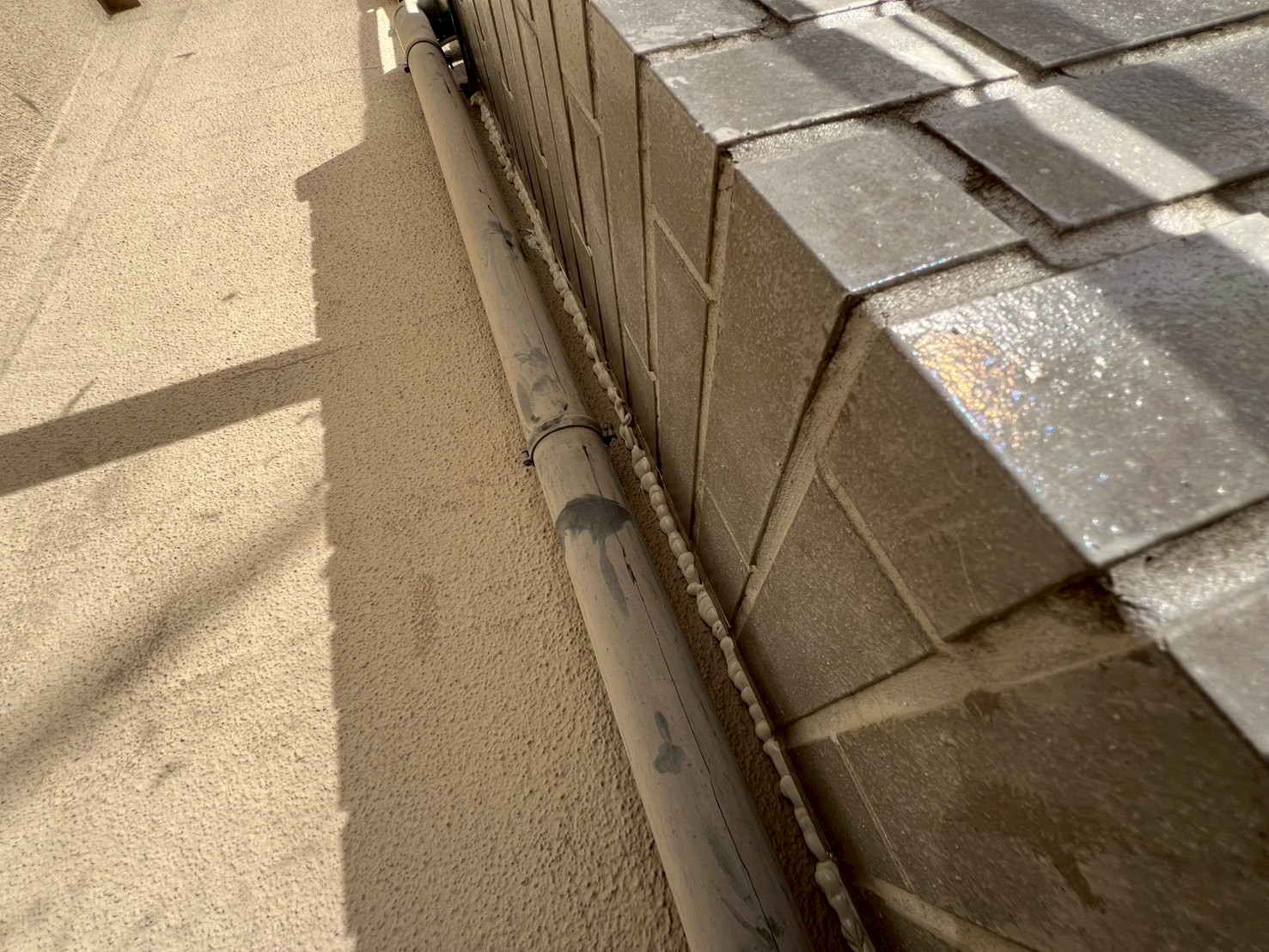 雨漏り部分入隅板金及び金物部分強化