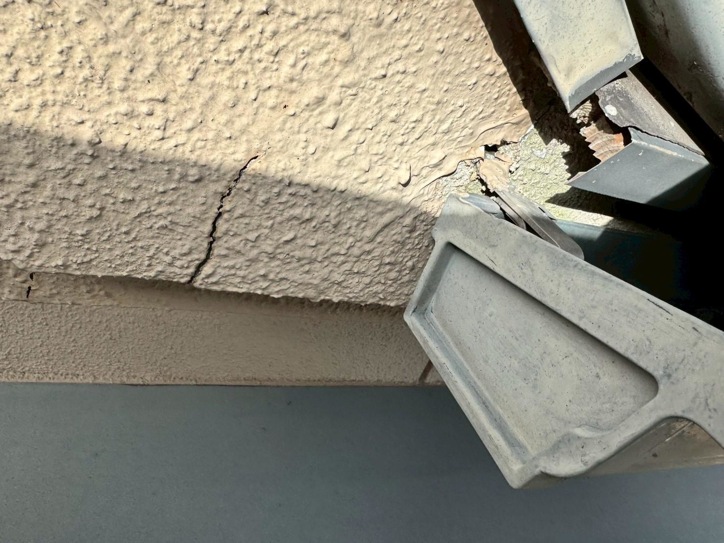 雨漏り部分入隅板金及び金物部分強化