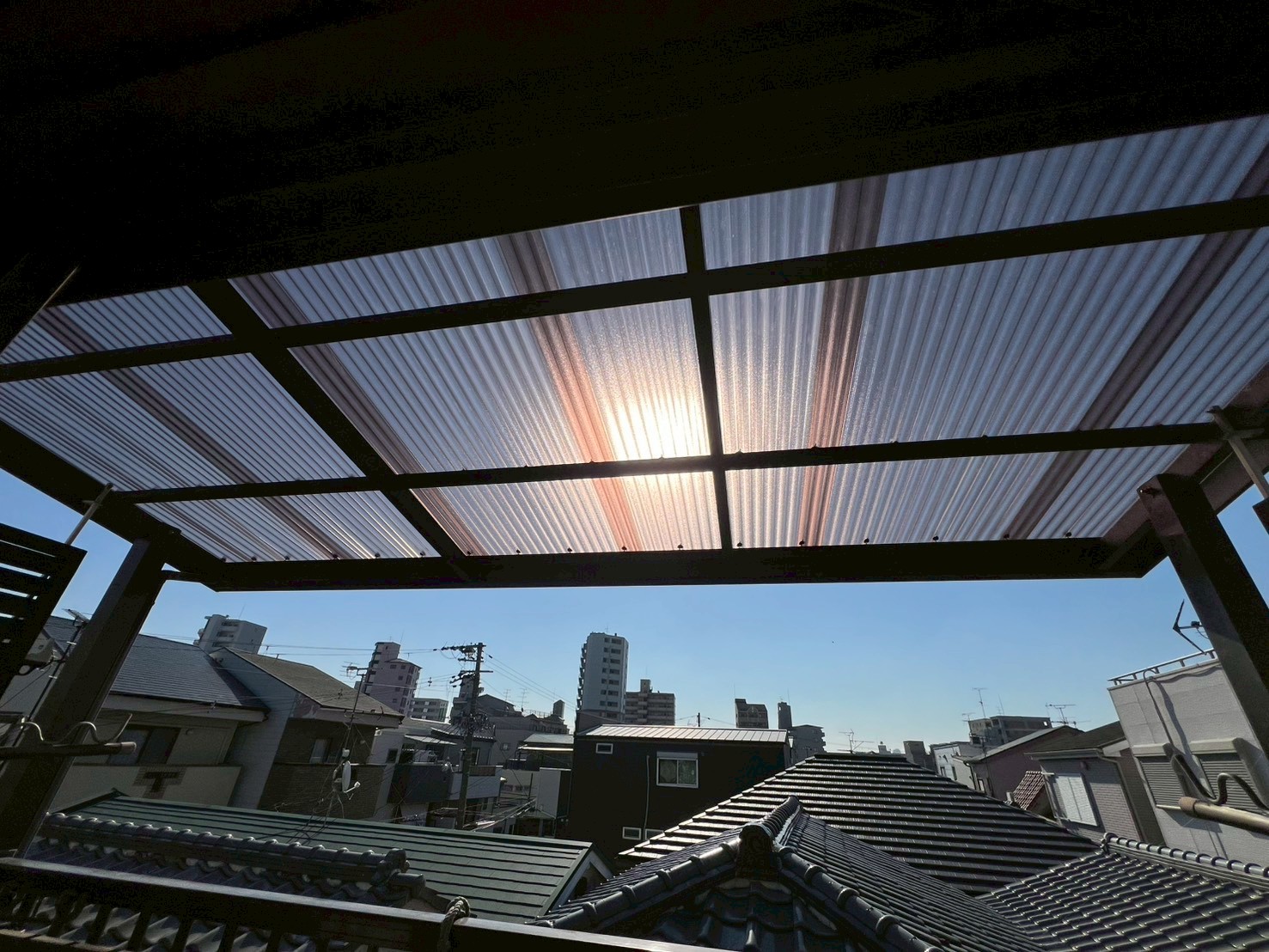 R8.1/8　住吉区　M様邸　ポリカ張り替え、裏外壁工事