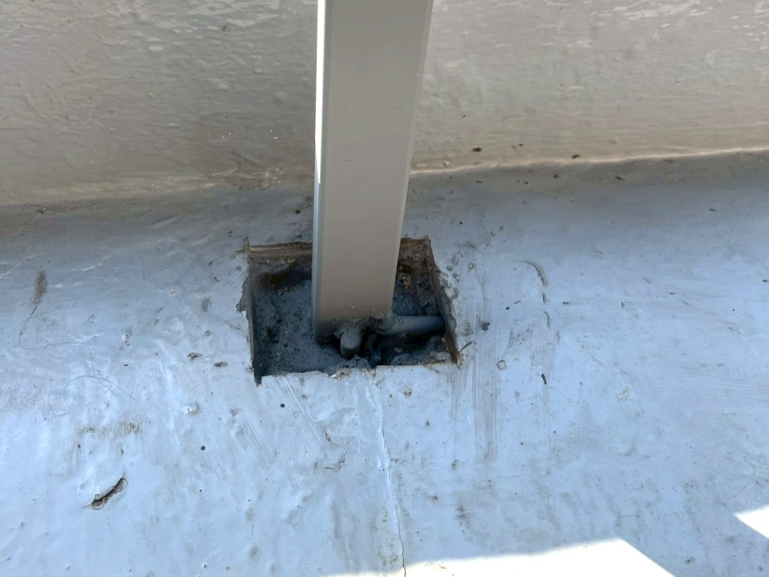 手摺り支柱入れ替え工事