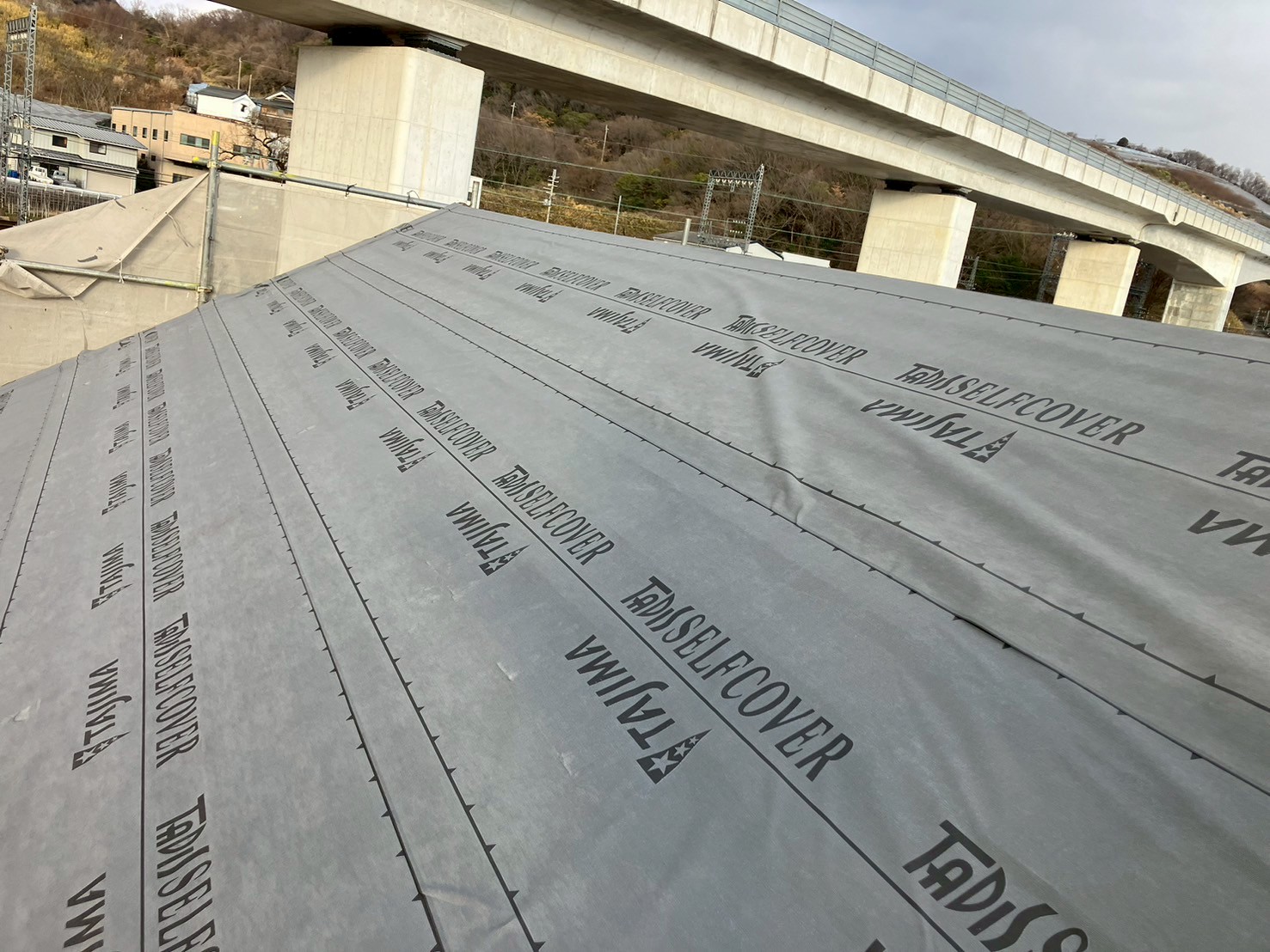 屋根カバー工事