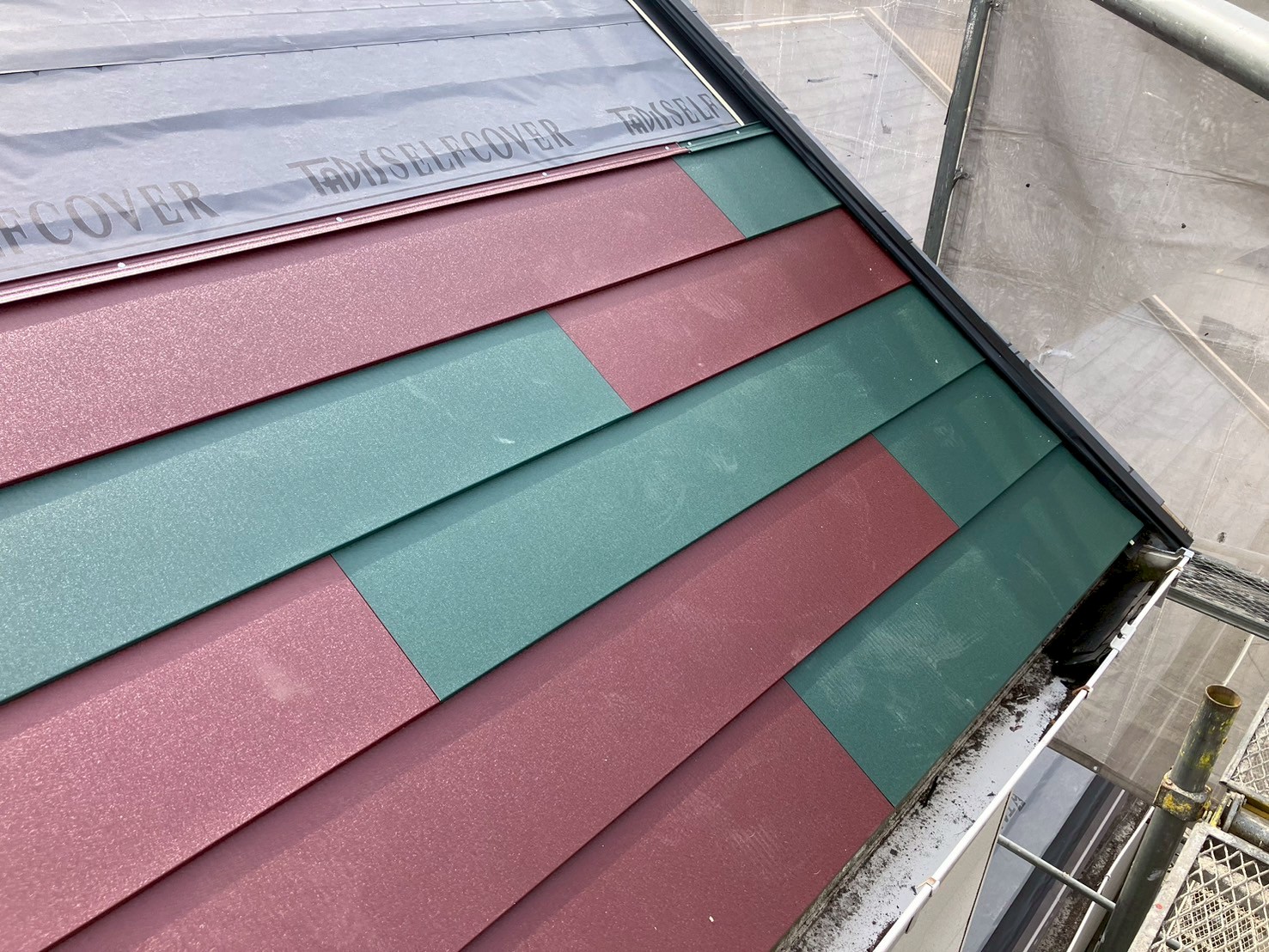 屋根カバー工事